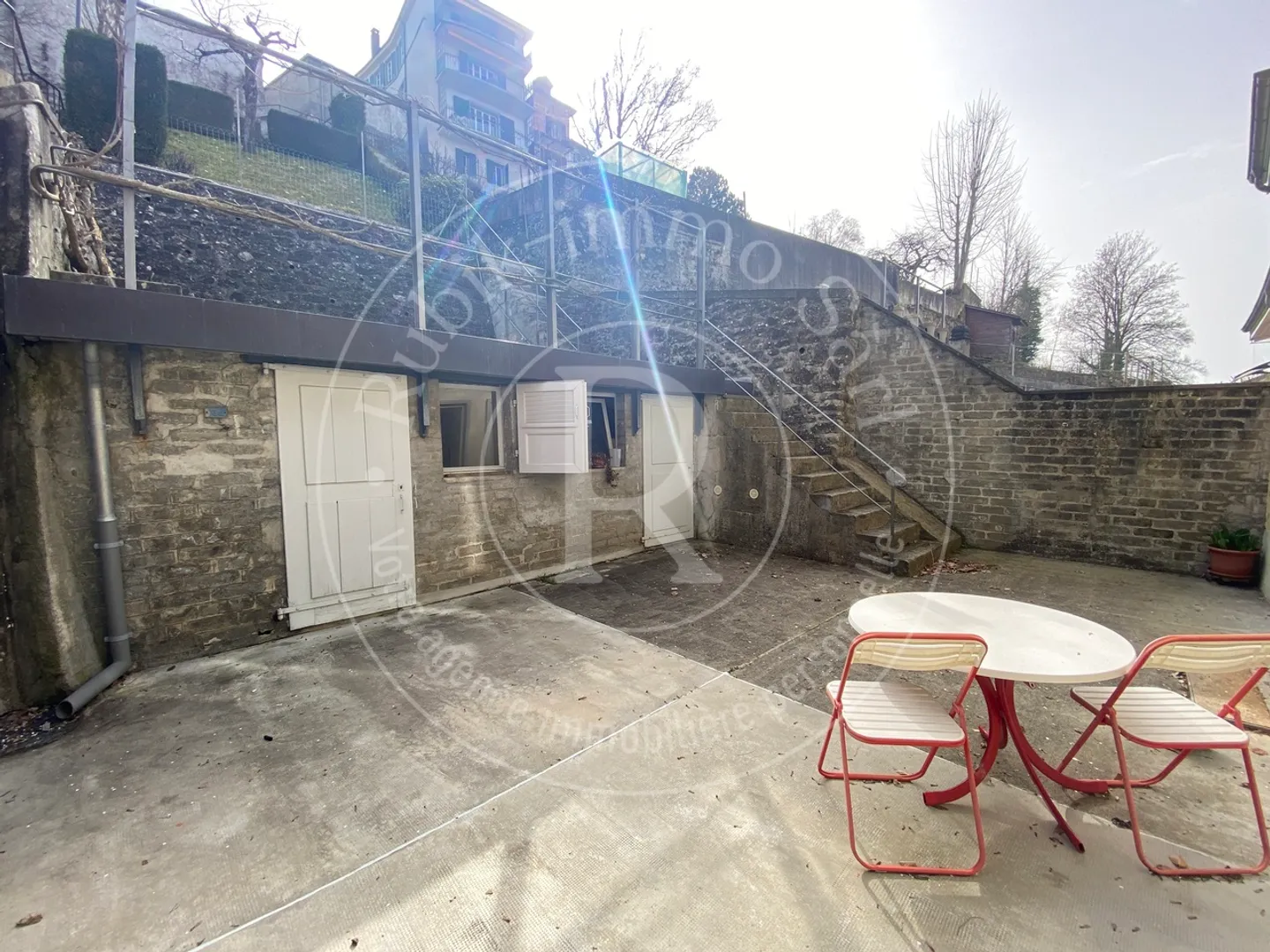 Charmante Stadtwohnung mit 2 Wohnungen und Geschäftsräumen - Foto 4 von 12