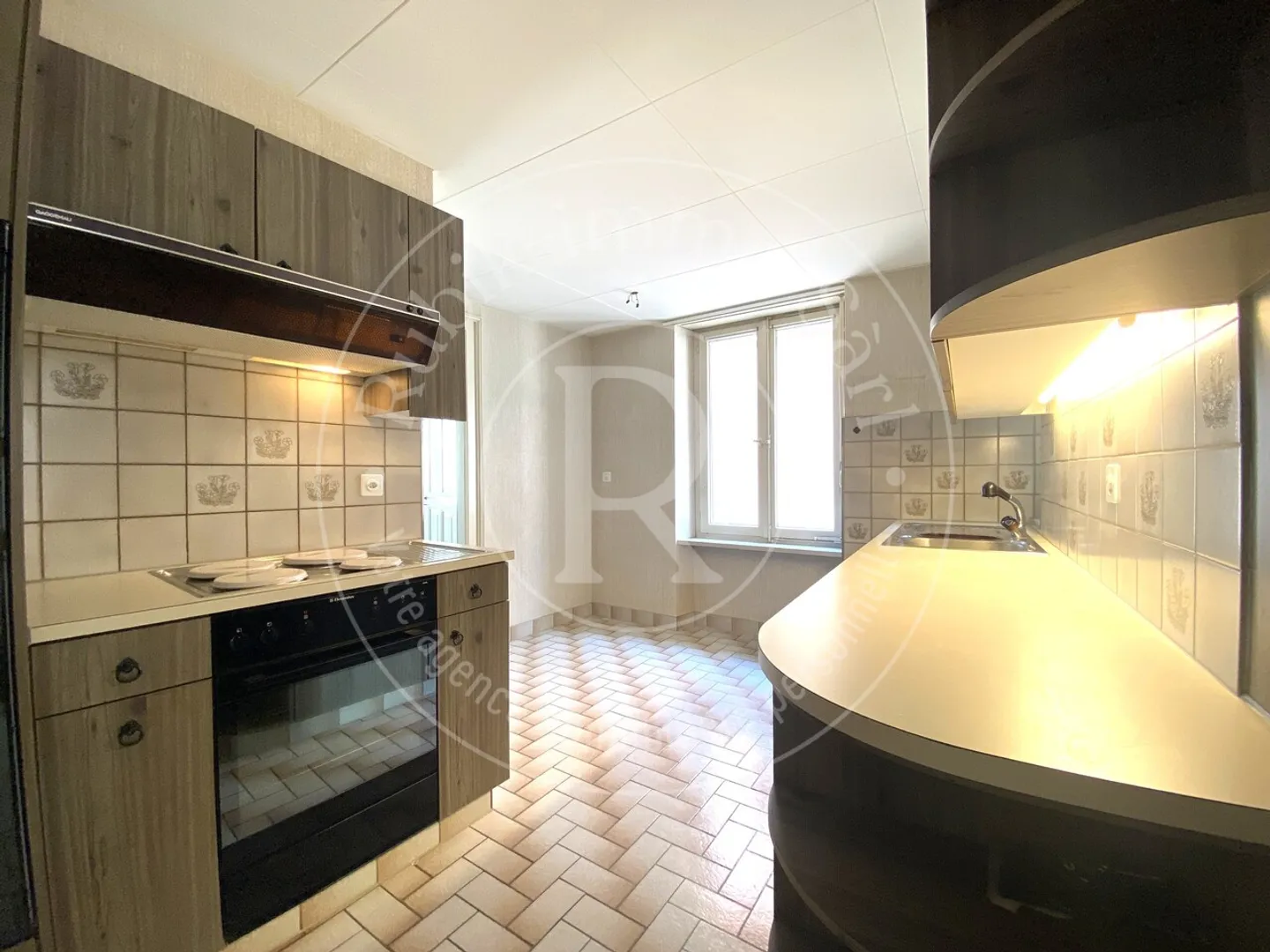 Charmante Stadtwohnung mit 2 Wohnungen und Geschäftsräumen - Foto 8 von 12