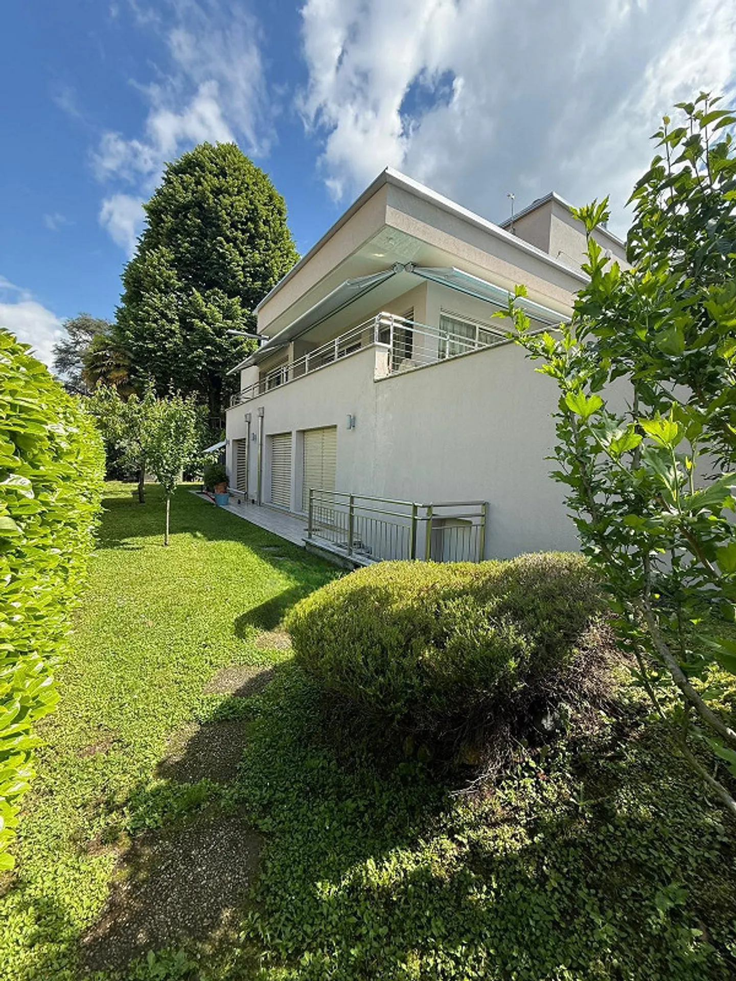 Villa exclusive avec piscine à quelques minutes de la ville - Photo 1 sur 13