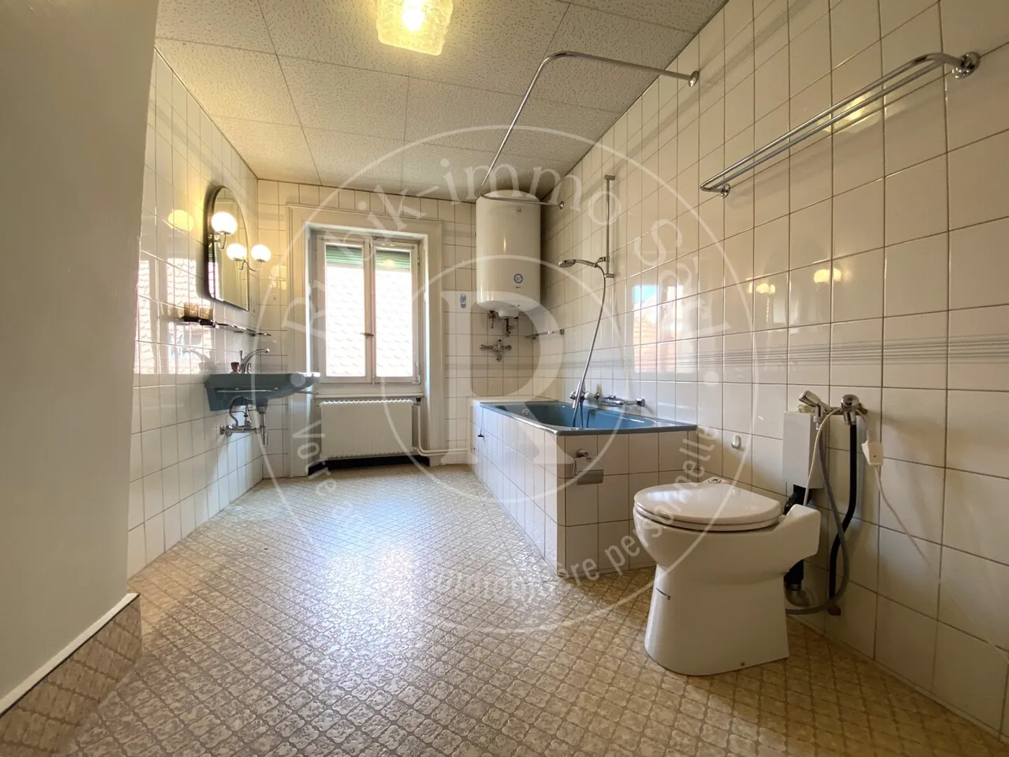 Charmante Stadtwohnung mit 2 Wohnungen und Geschäftsräumen - Foto 12 von 12