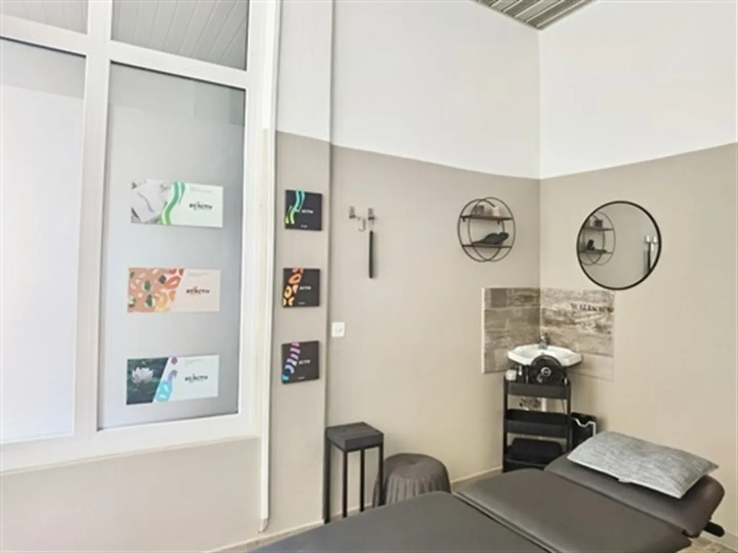 Commercial for rent - Photo 1 of 4