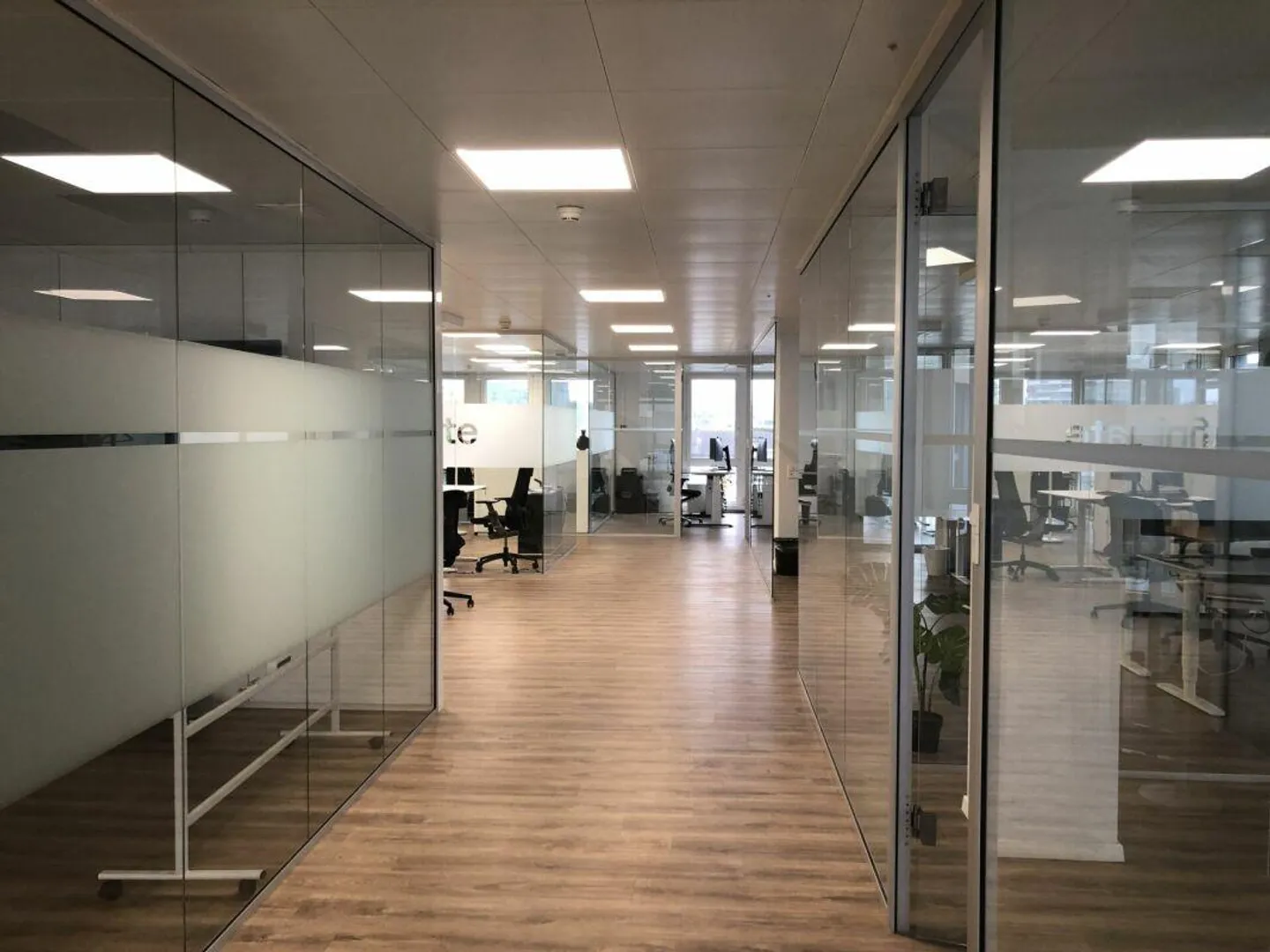Representative office space 295 m2 on the 4th floor - Grundstrasse 14, Rotkreuz - Photo 9 of 16