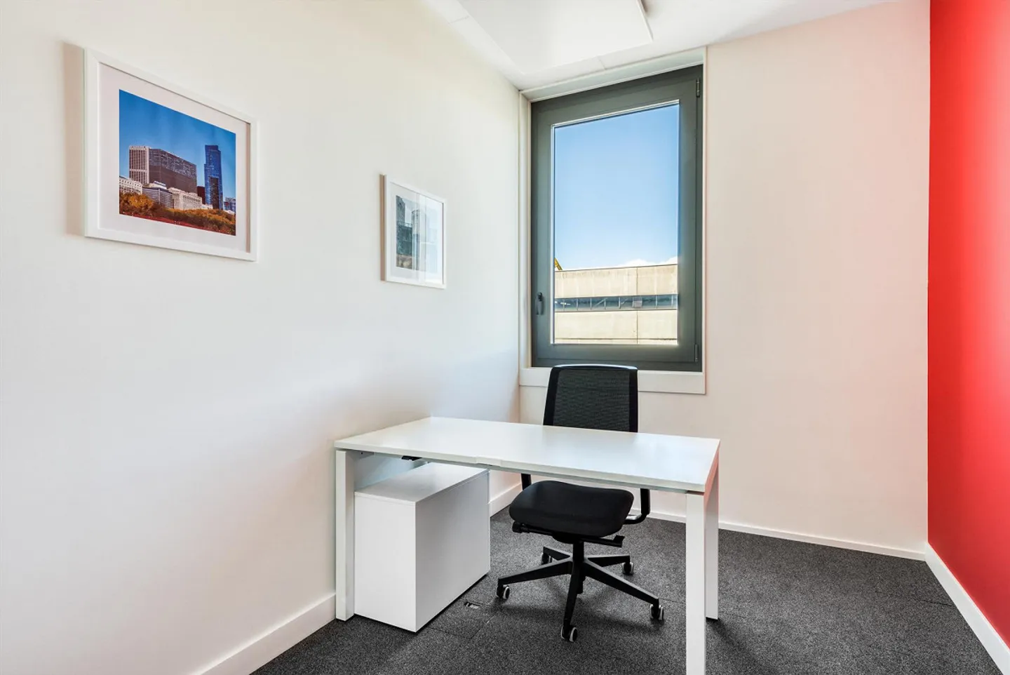 Privatbüro für 1 bei Regus Airport - Foto 8 von 10