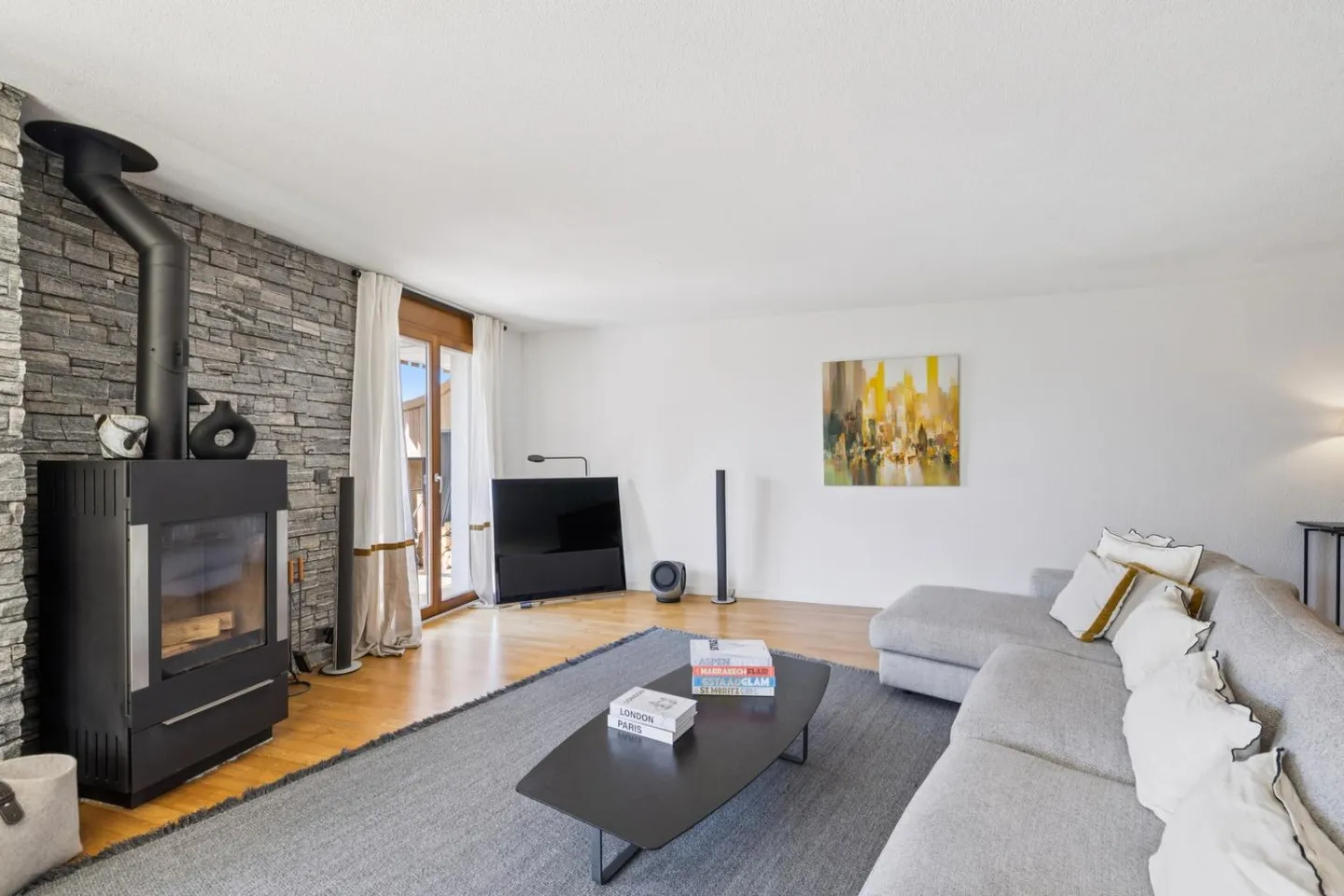 Magnifique propriété de 4,5 pièces avec haut standing, terrasse et jardin, belle vue dégagée - Photo 8 sur 13