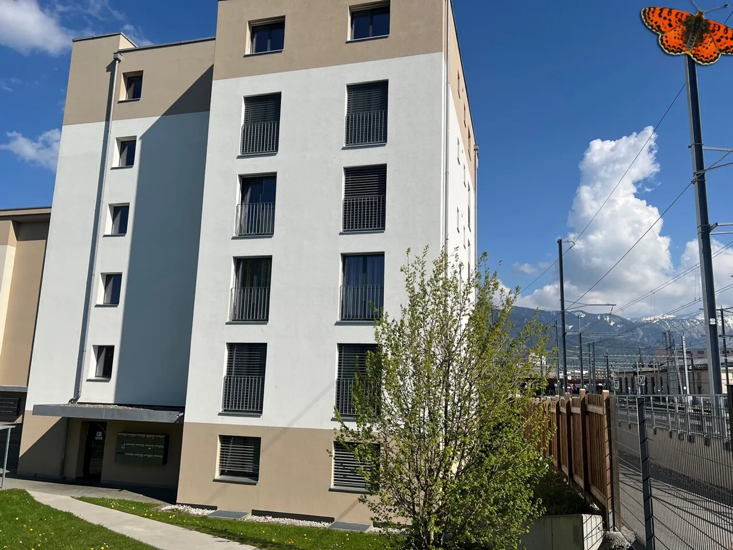 APPARTAMENTO CHARMANT 3 ½ STANZE CON BEL BALCONE! - Foto 2 di 10