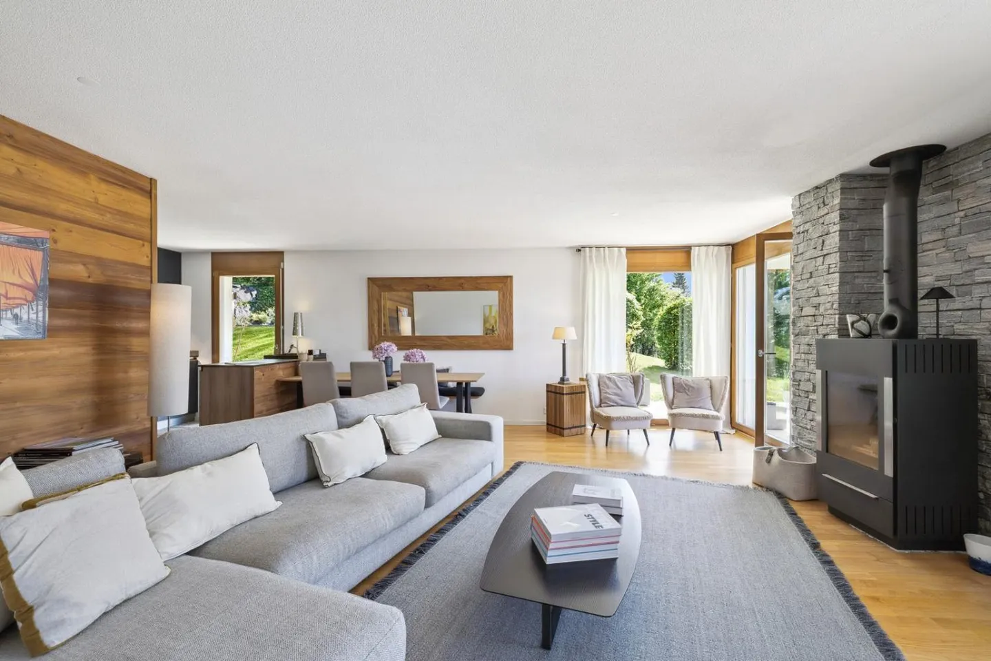 Magnifique propriété de 4,5 pièces avec haut standing, terrasse et jardin, belle vue dégagée - Photo 10 sur 13