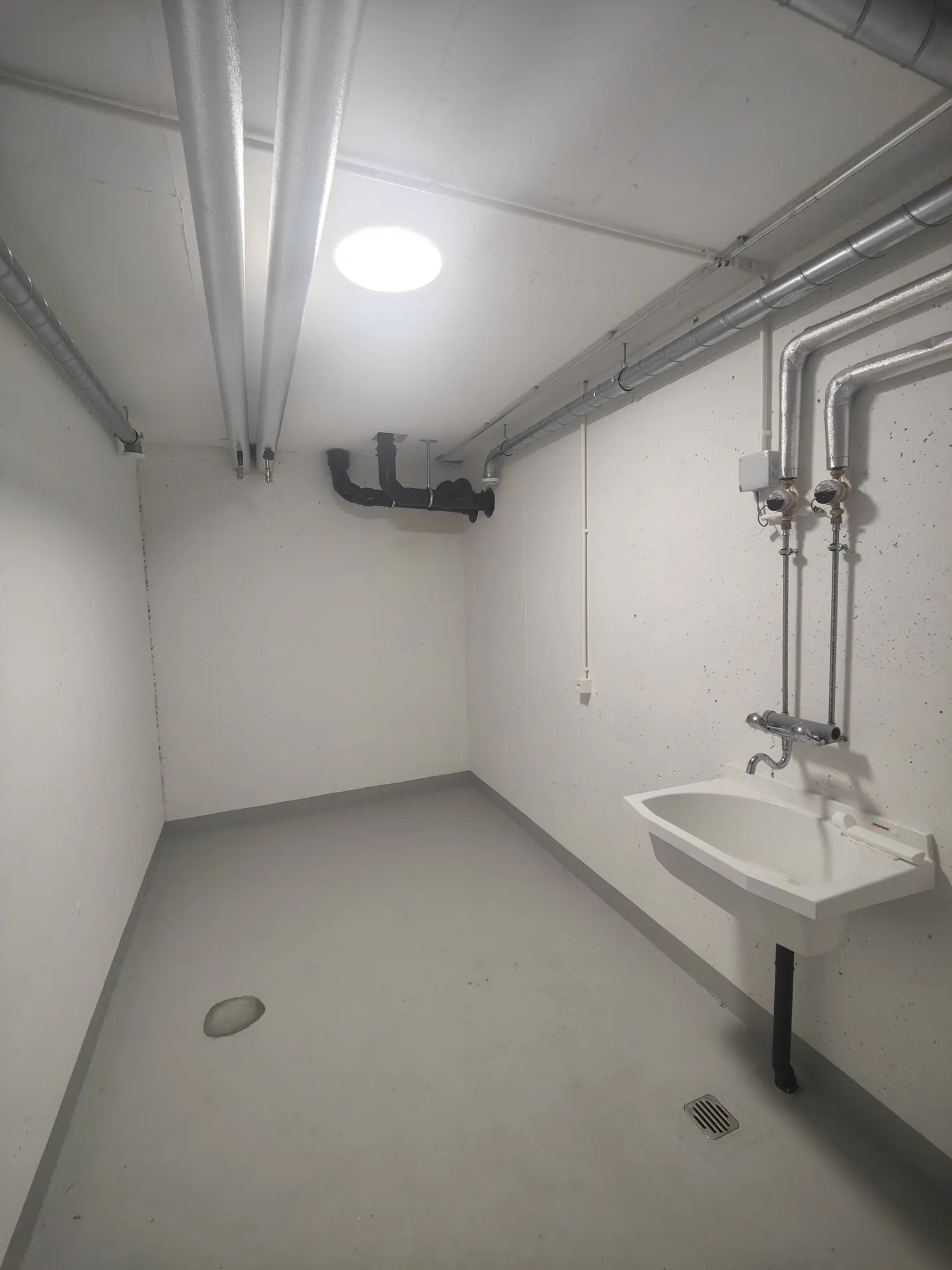 Secure Storage Space in Zurich - Photo 6 of 9