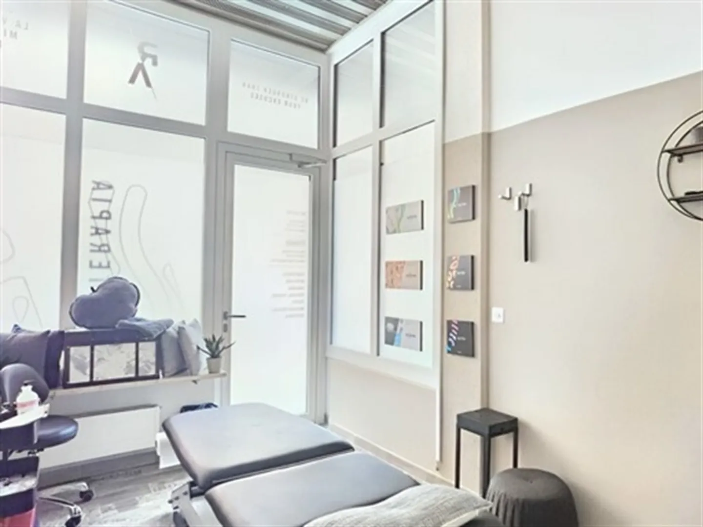 Commercial for rent - Photo 4 of 4