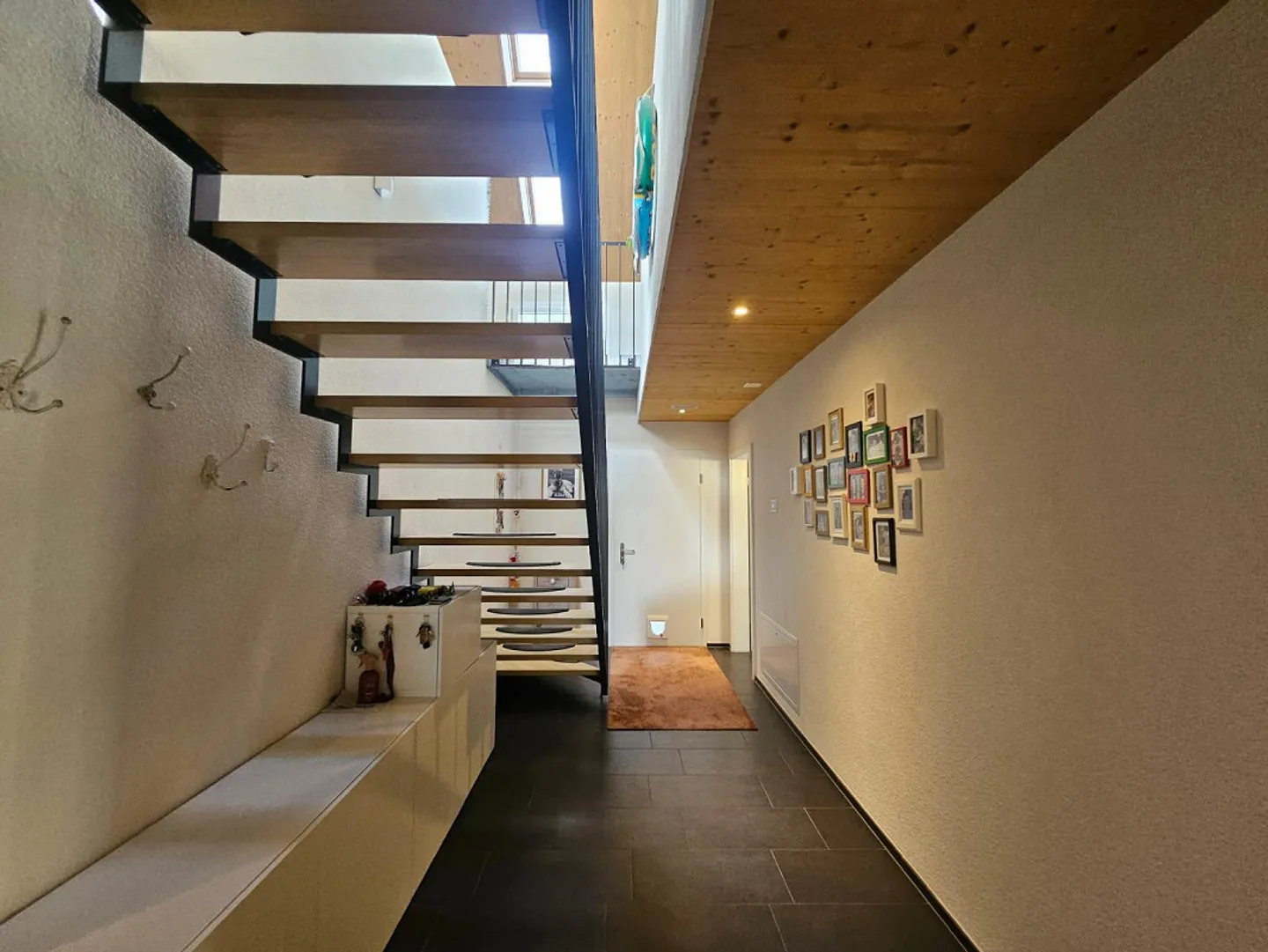 Charming 4.5-Room Maisonette Apartment in Kirchberg - Photo 1 of 25