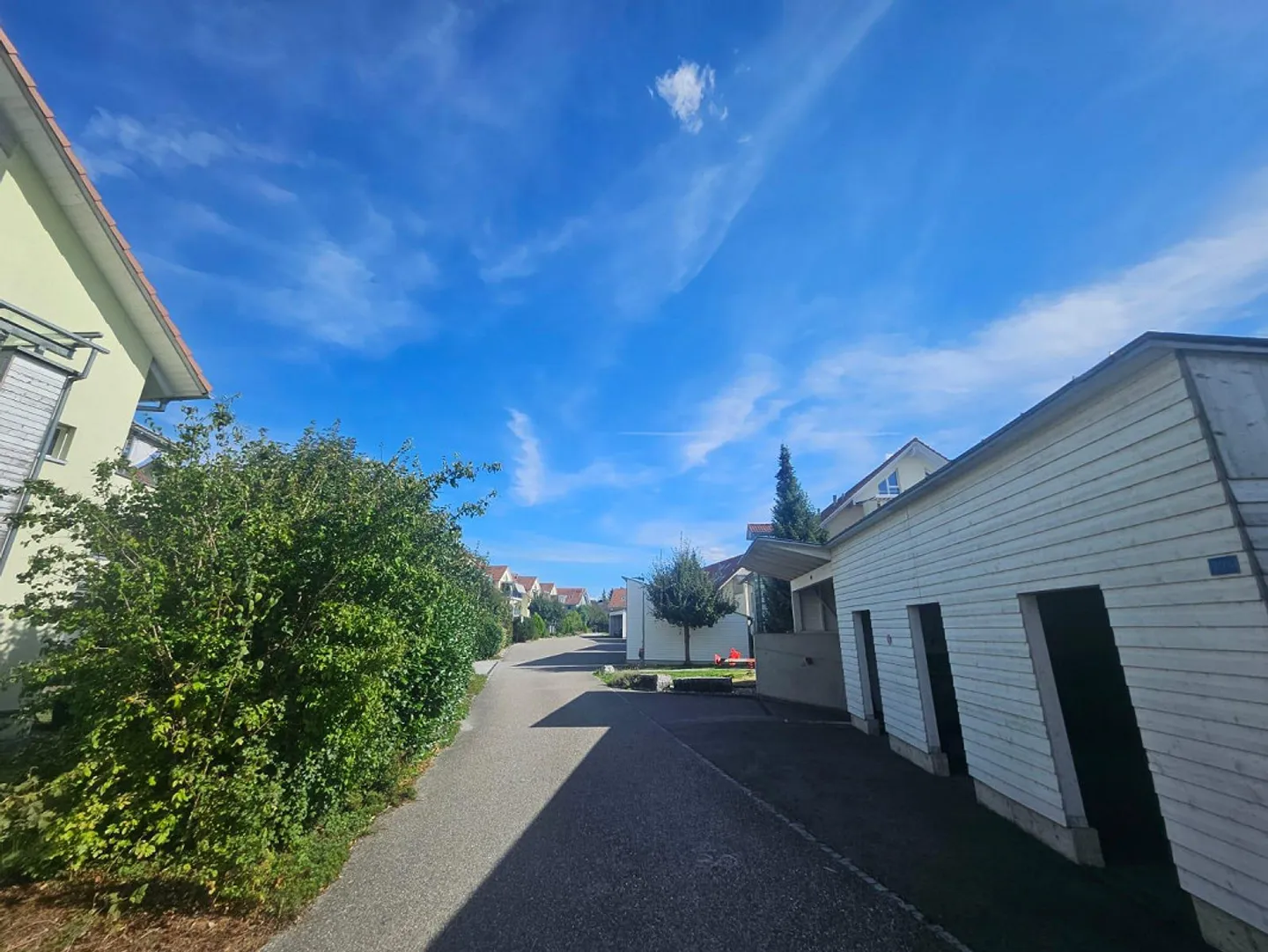 Charming 4.5-Room Maisonette Apartment in Kirchberg - Photo 4 of 25