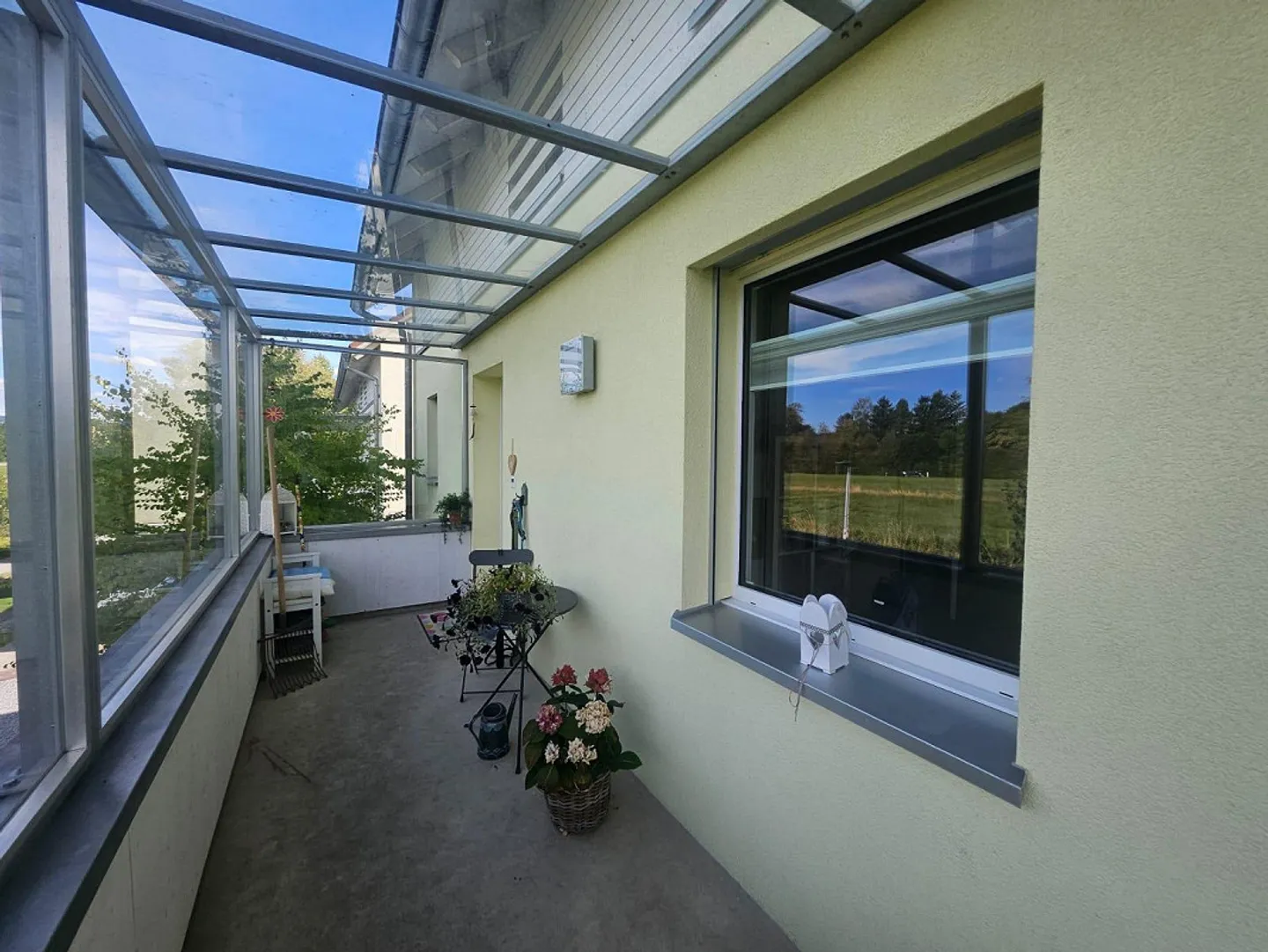 Charming 4.5-Room Maisonette Apartment in Kirchberg - Photo 7 of 25