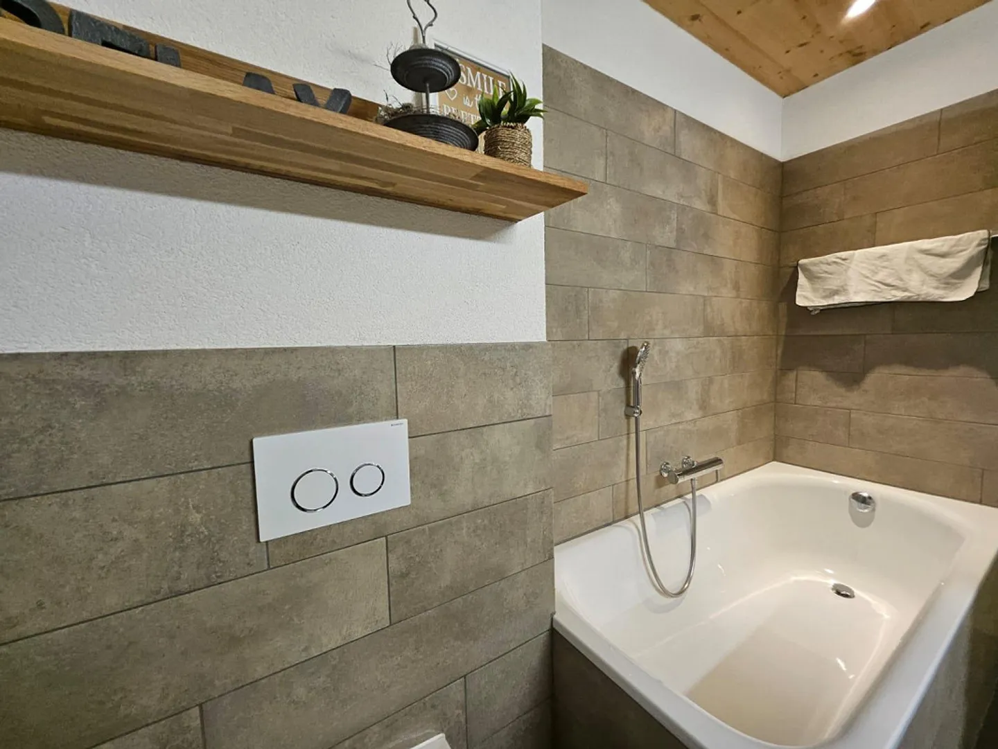 Charming 4.5-Room Maisonette Apartment in Kirchberg - Photo 22 of 25