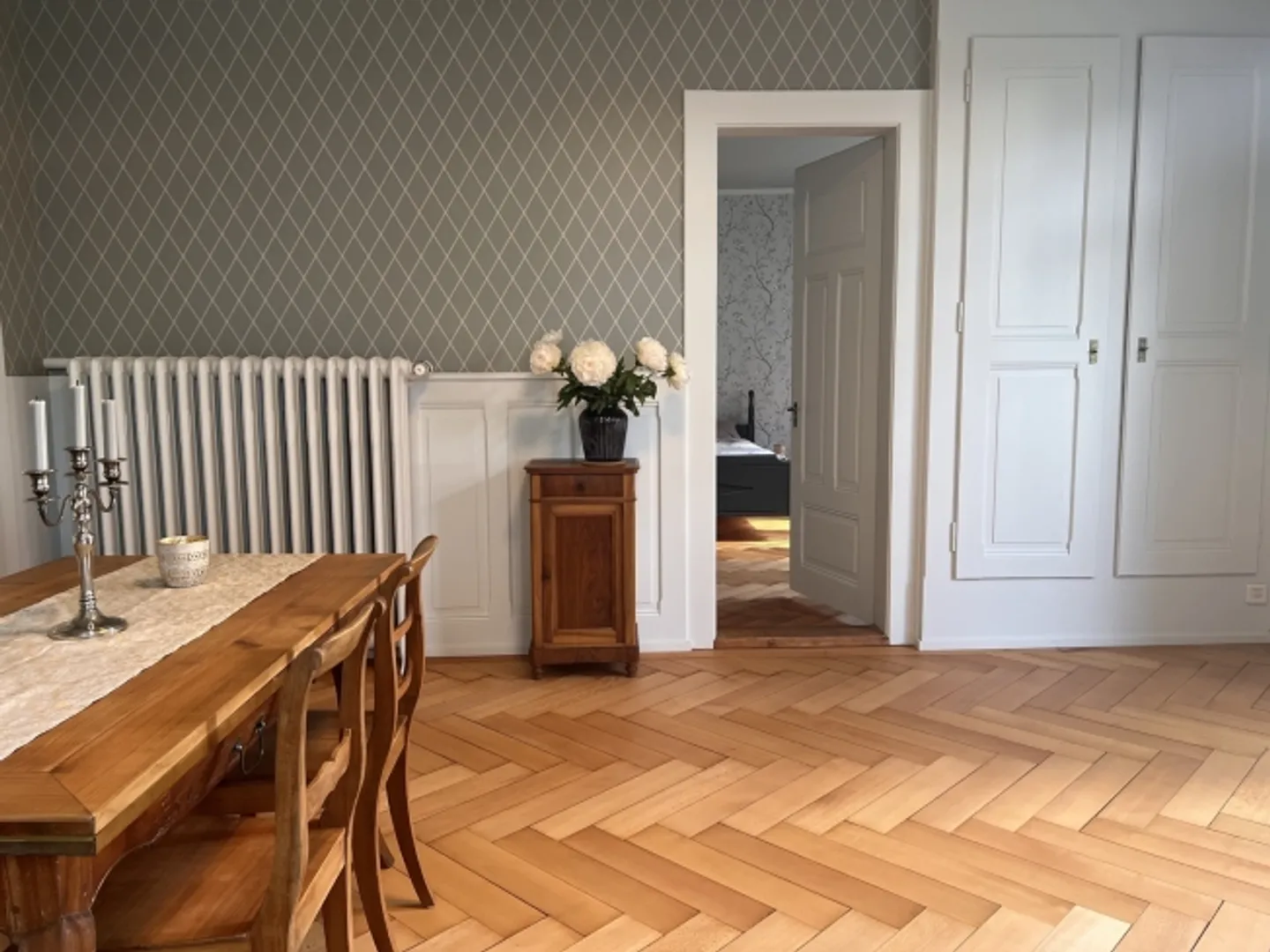 «APPARTEMENT 3½ PIÈCES À THUN (BE), MEUBLÉ, TEMPORAIRE» - Photo 3 sur 8