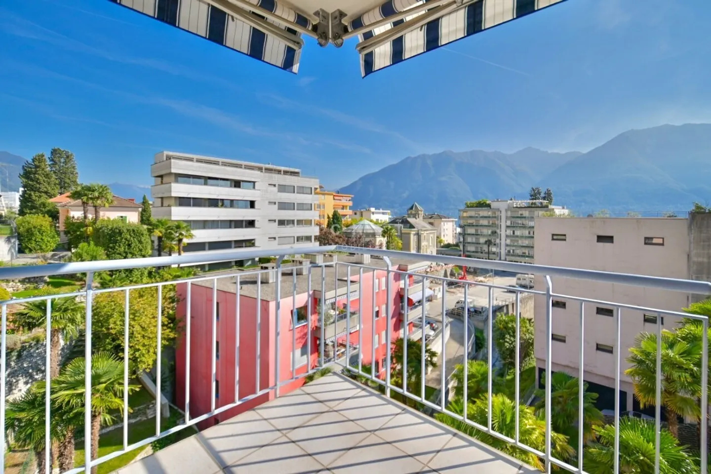 Appartamento elegante con balcone - Foto 8 di 10