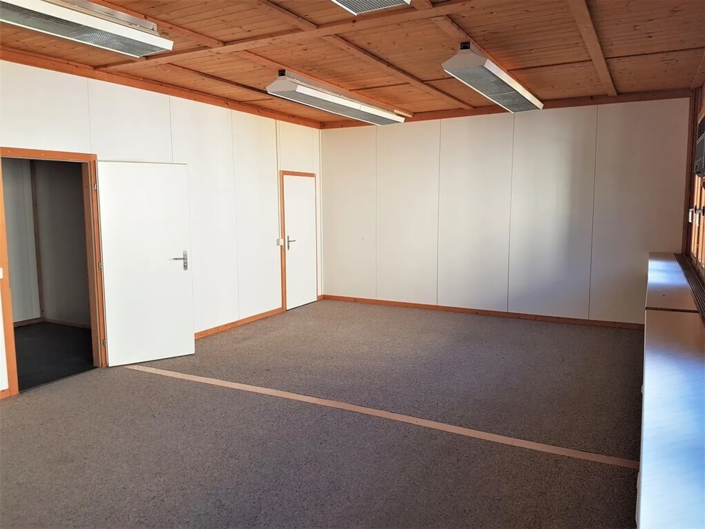 Commercial space for rent next to Sion train station - Photo 3 of 3