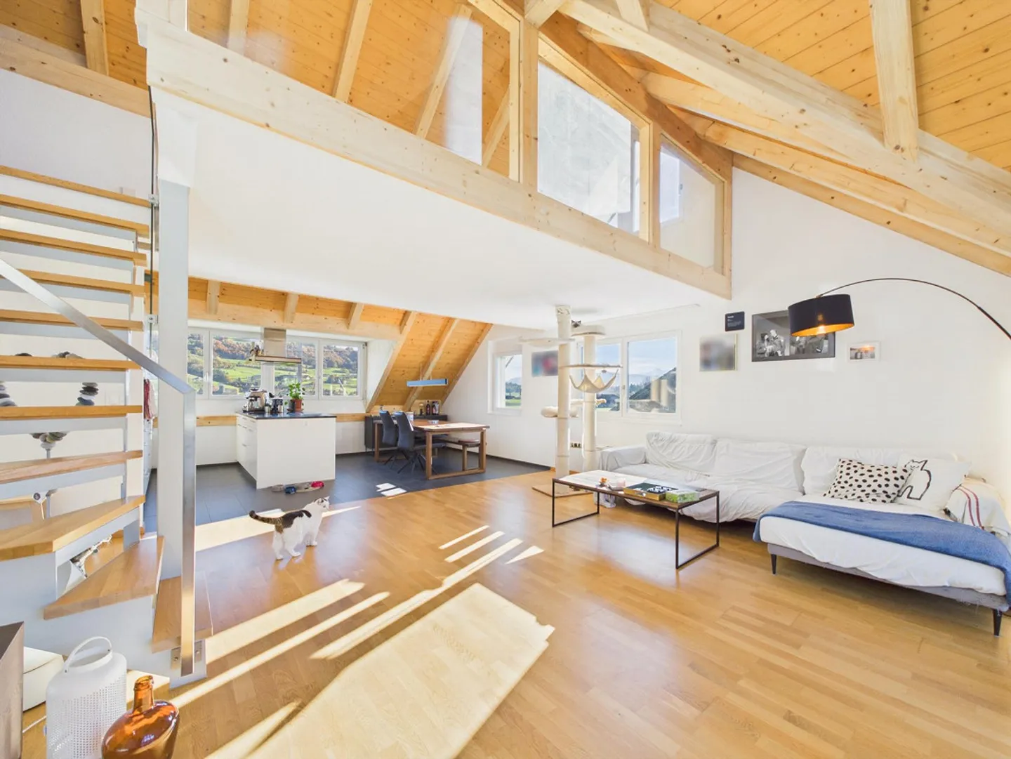 Attico unico di 4,5 stanze con galleria e vista panoramica a Ka... - Foto 1 di 12