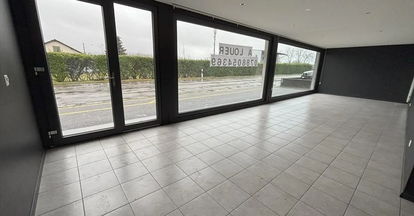 Commercial space - office 121 m2 on one level - Photo 2 of 5