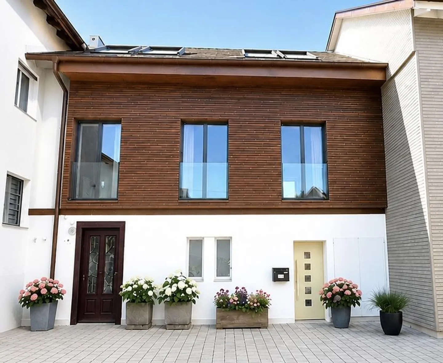 Casa unifamiliare di 2,5 stanze con appartamento di 2 stanze a Flurlin... - Foto 1 di 23