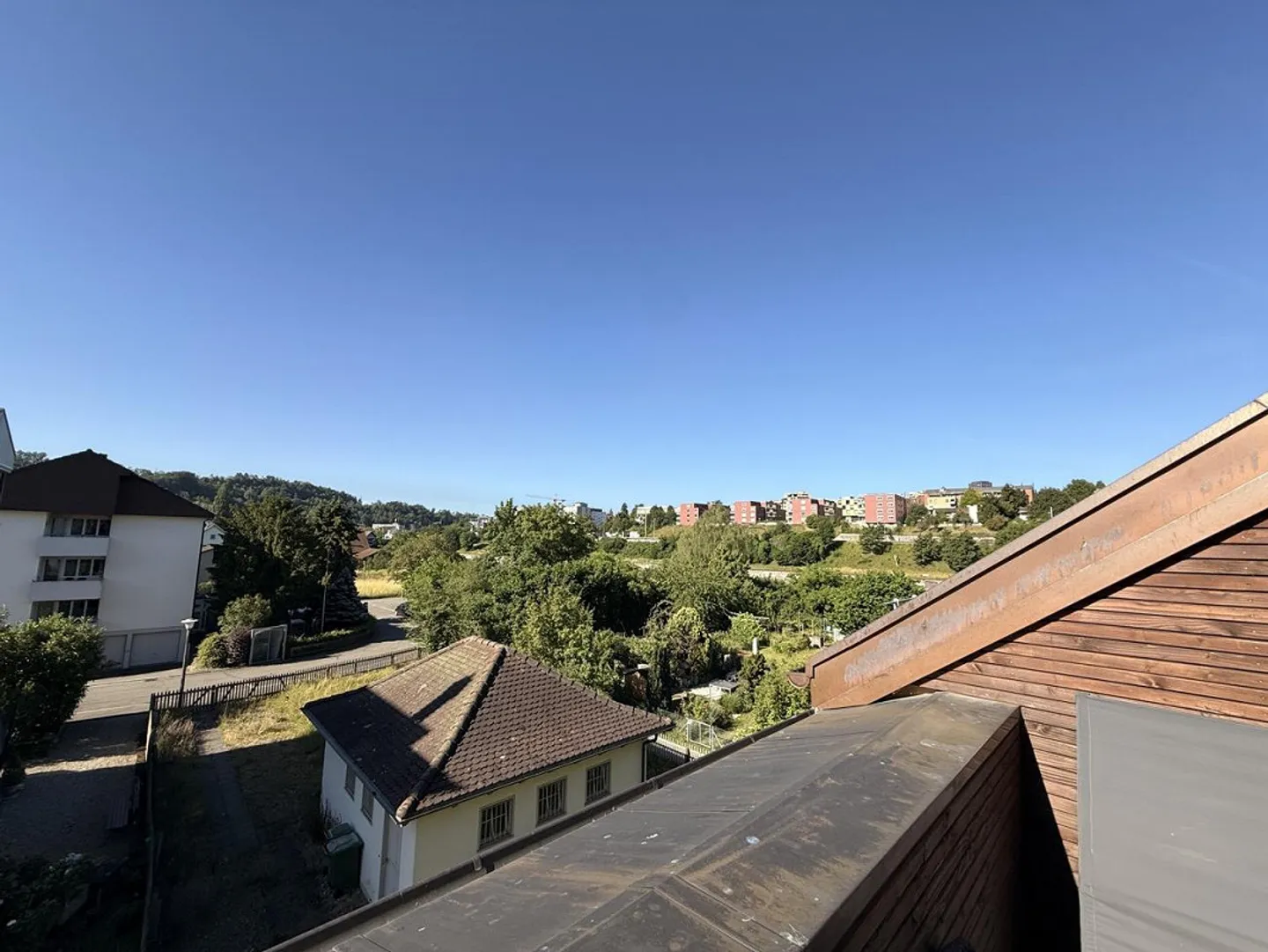 Casa unifamiliare di 2,5 stanze con appartamento di 2 stanze a Flurlin... - Foto 15 di 23