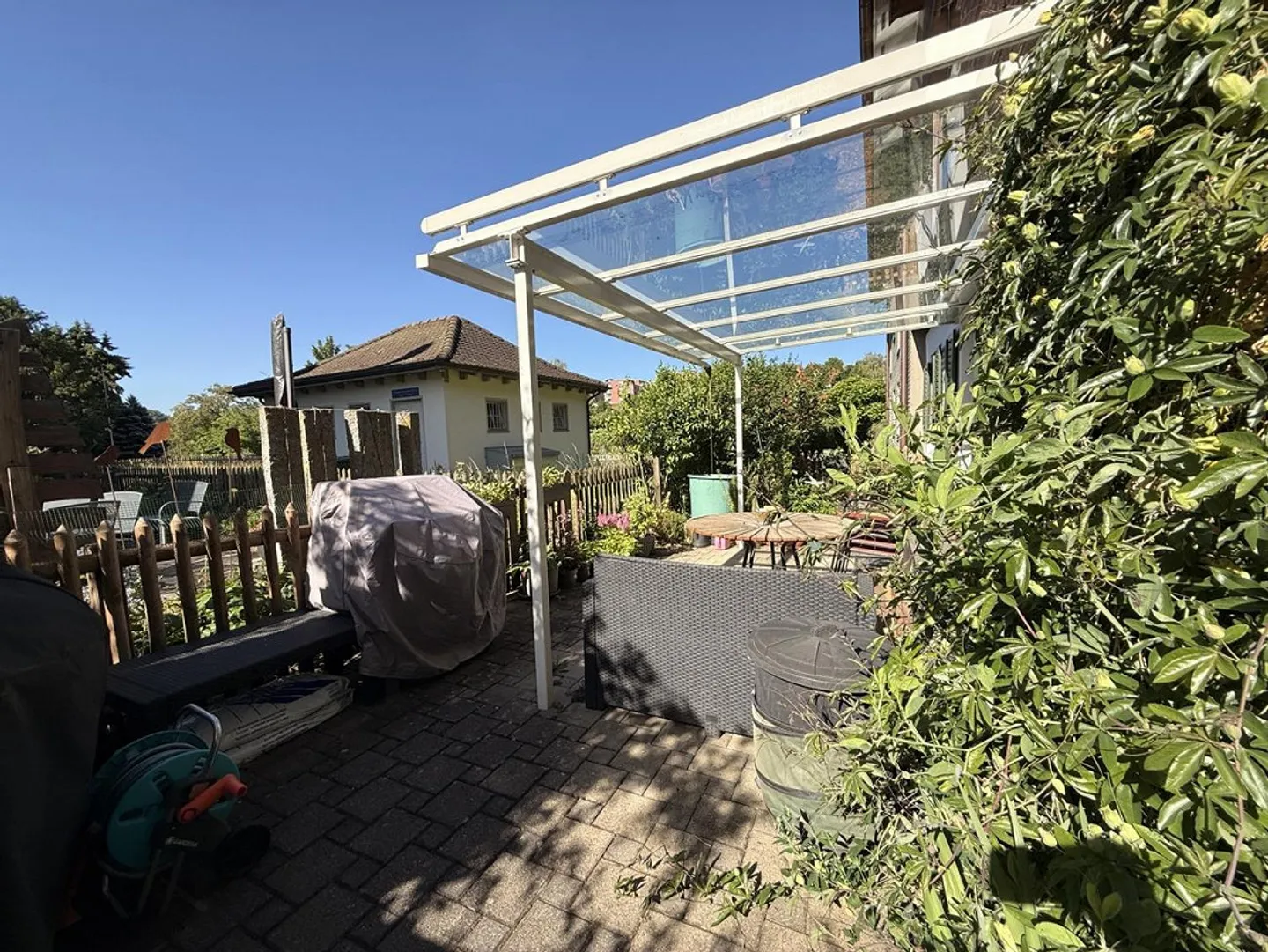 Casa unifamiliare di 2,5 stanze con appartamento di 2 stanze a Flurlin... - Foto 22 di 23