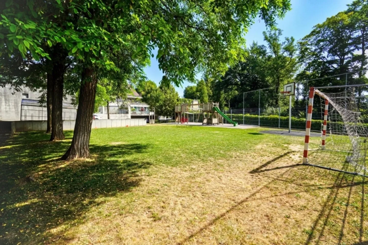 «Luxuriöses Terrassenhaus an privilegierter Lage» - Foto 8 von 16