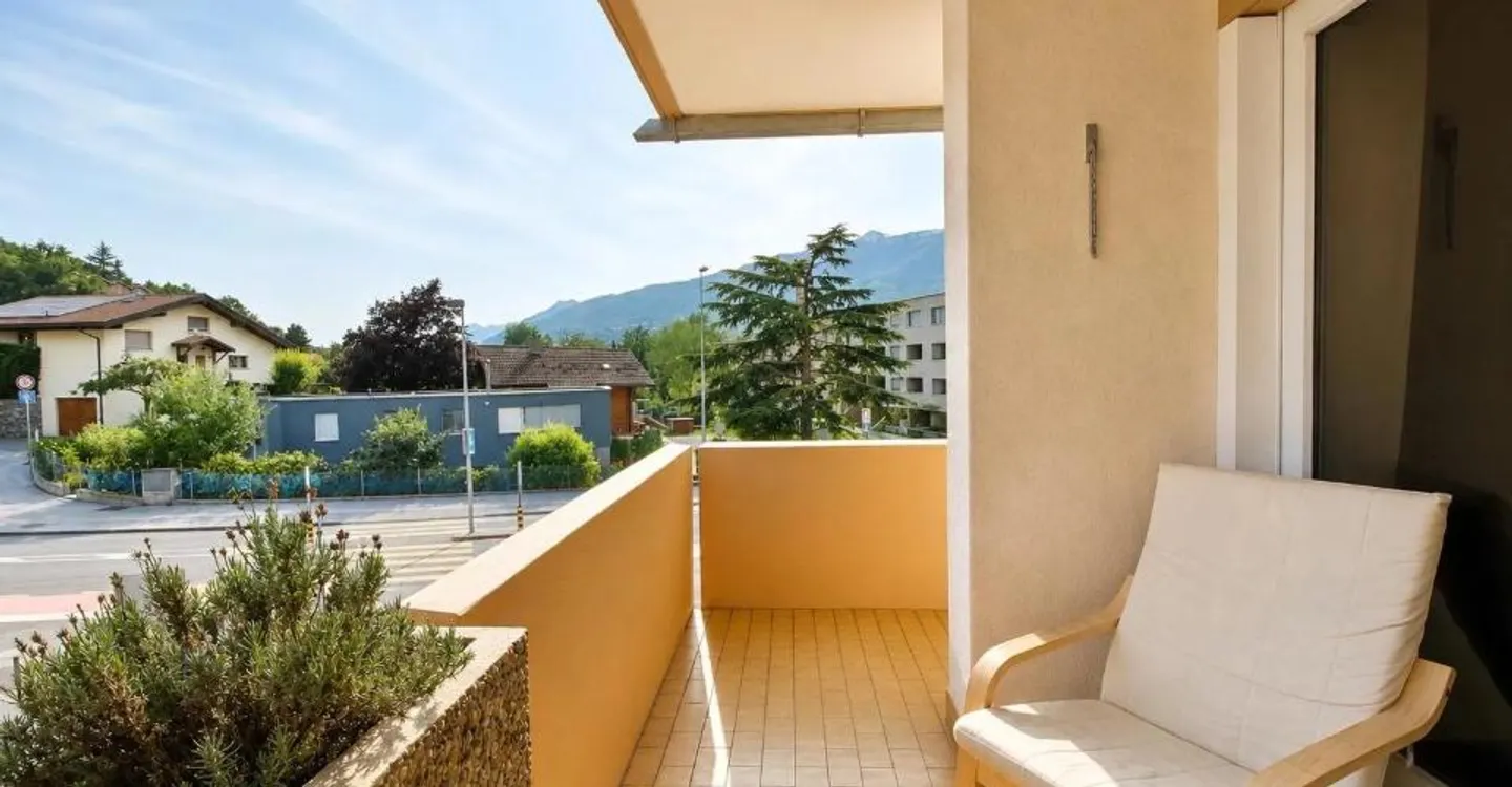 Helle 3,5-Zimmer-Wohnung mit Balkon und freiem Blick in Sierre - Foto 3 von 7