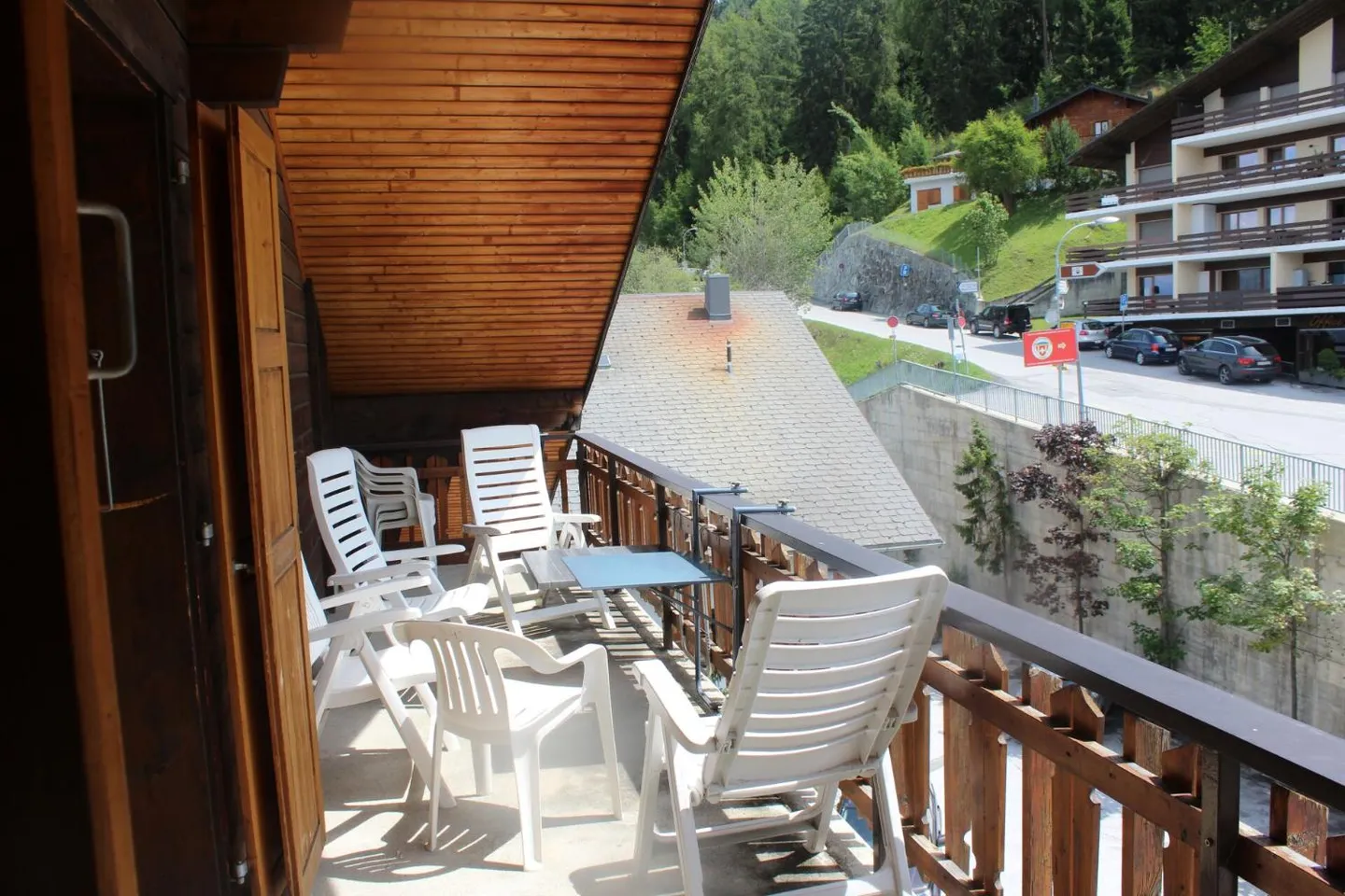 Attic apartment opposite the cable car; RAR! - Photo 7 of 9
