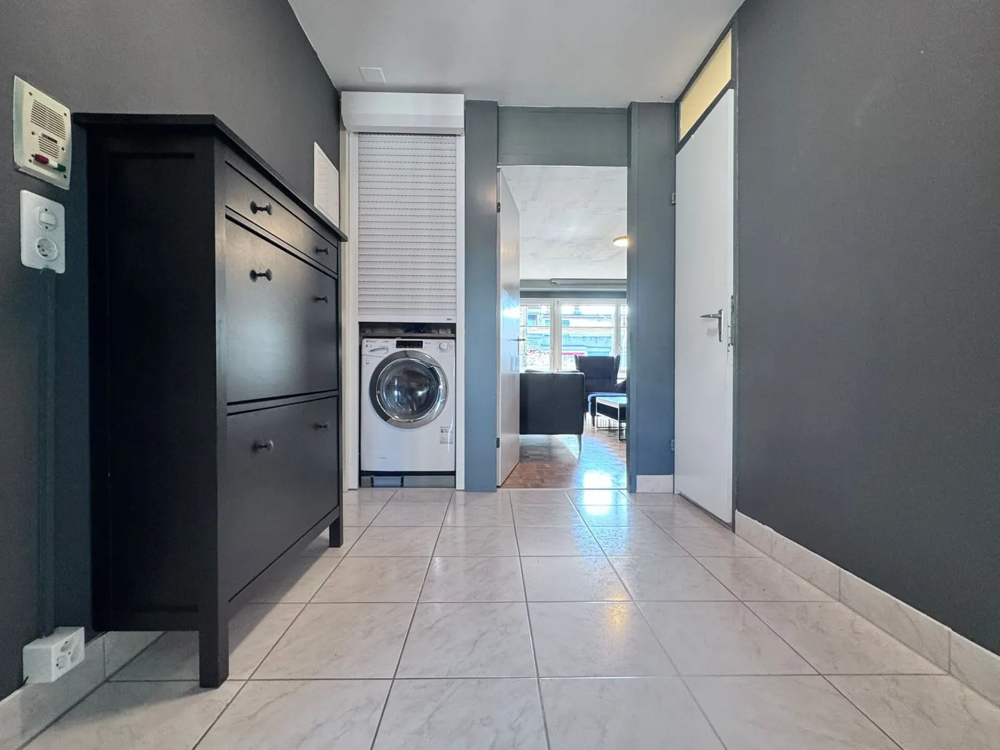3.5-Zimmer-Wohnung in Therwil an ruhiger Lage mit Garagenbox und eigenem Waschraum - Foto 4 von 10
