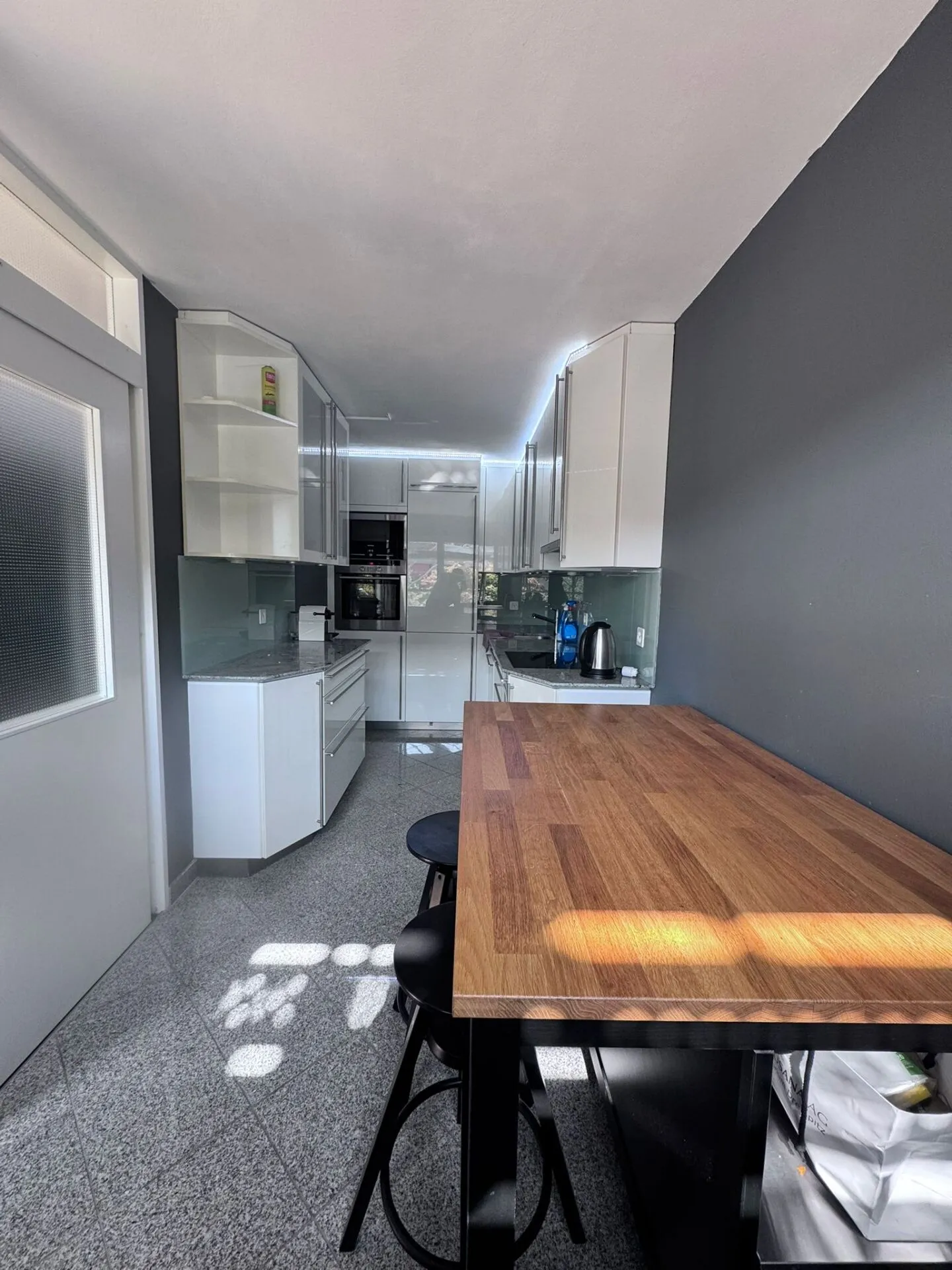 3.5-Zimmer-Wohnung in Therwil an ruhiger Lage mit Garagenbox und eigenem Waschraum - Foto 6 von 10