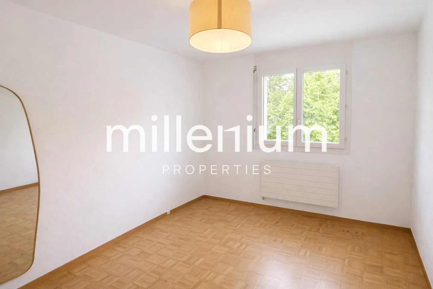 Family Villa a Stone's Throw from the Lake - Photo 3 of 6