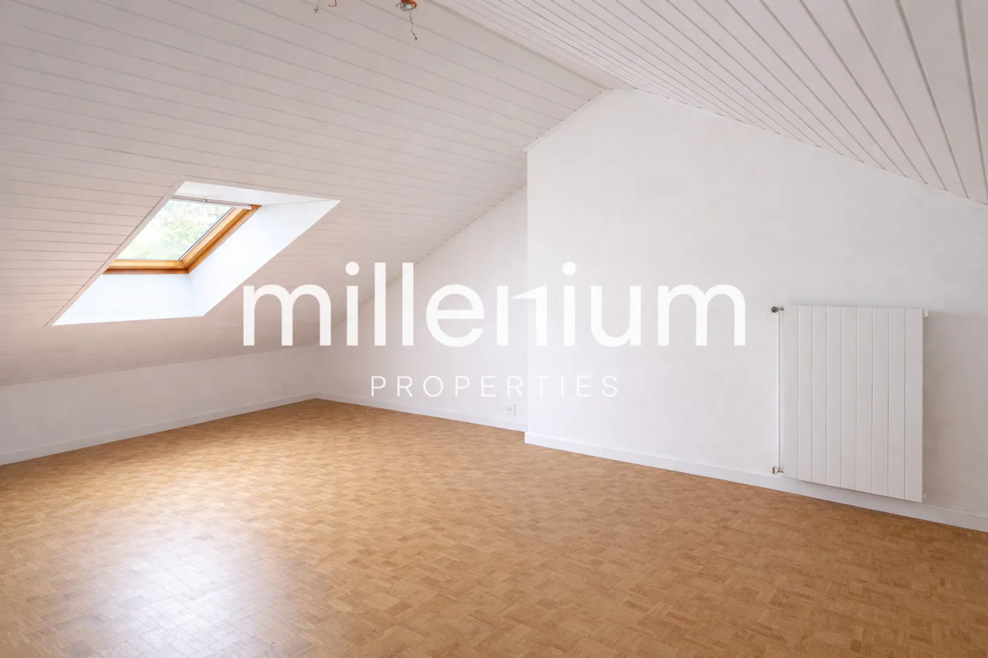 Family Villa a Stone's Throw from the Lake - Photo 5 of 6