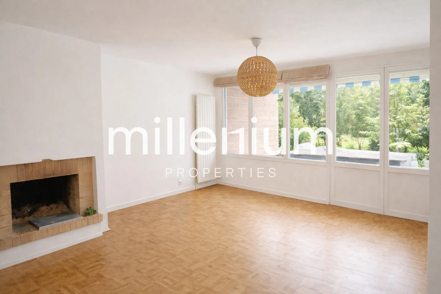 Family Villa a Stone's Throw from the Lake - Photo 1 of 6