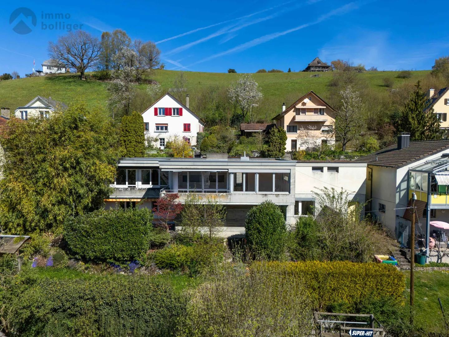 Nature-oriented in Zofingen - Two-family house with attic potential - Photo 1 of 18