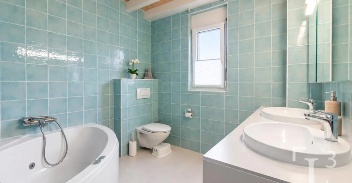 Spacieux duplex en attique avec balcon + un potager! - Photo 10 of 12