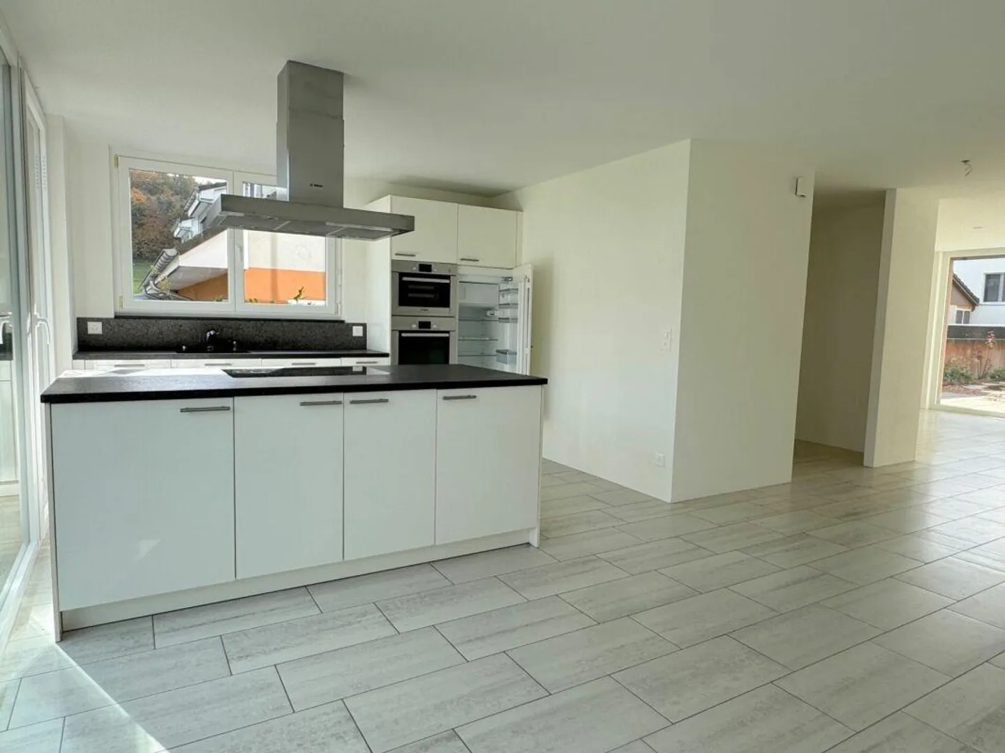 Modern Single-Family House in Sunny Location - Photo 3 of 14