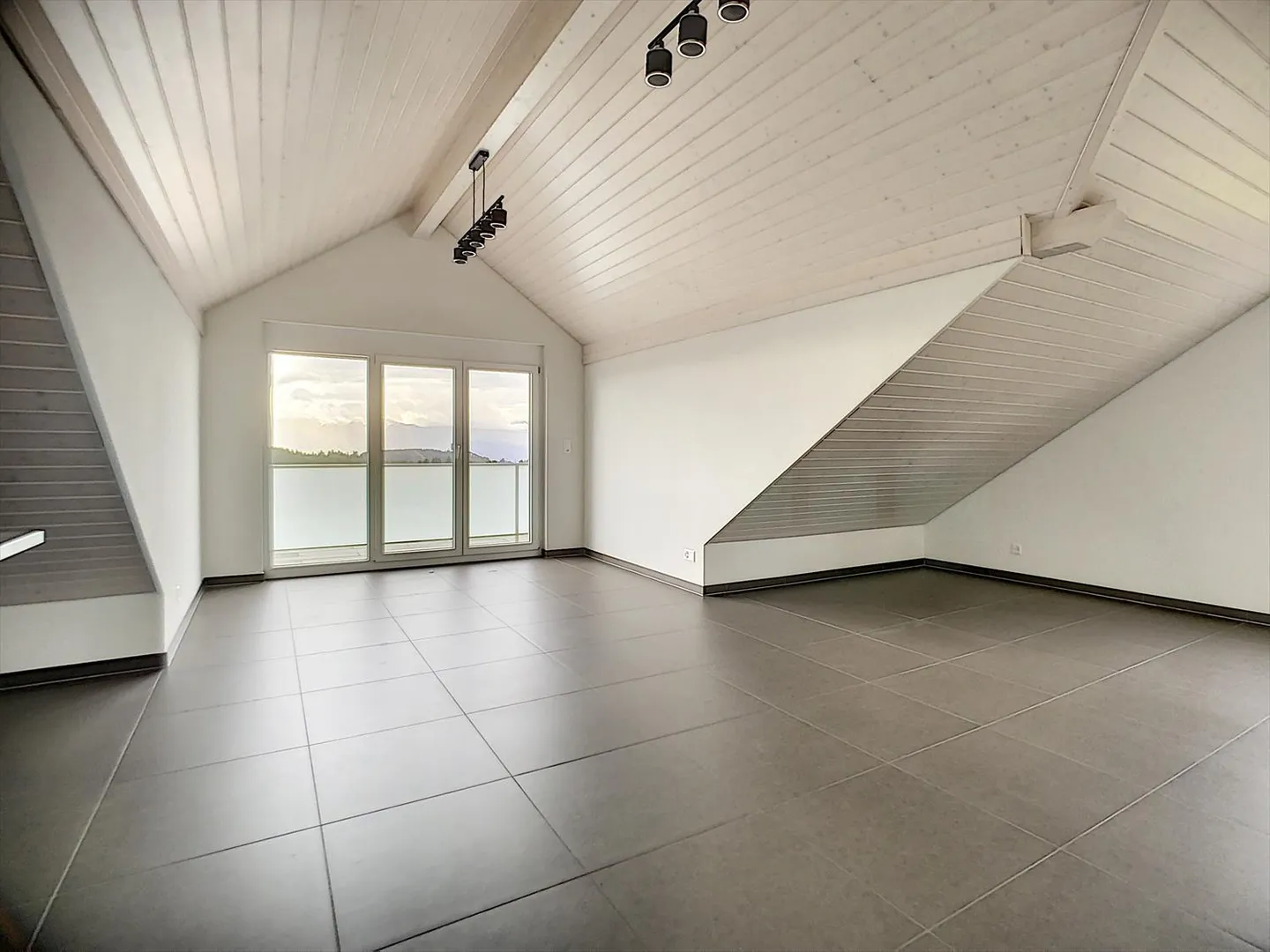 Appartamento 5.5 stanze - Foto 2 di 8