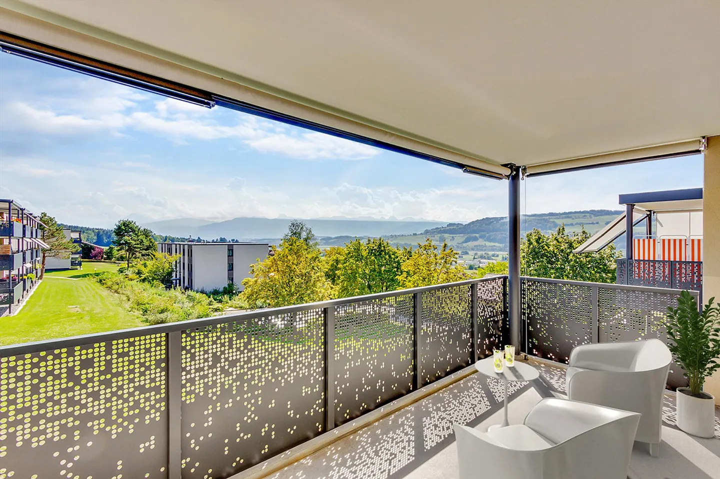 Le Alpi bernesi davanti alla finestra e la valle dell'Aare ai tuoi piedi - Foto 10 di 10