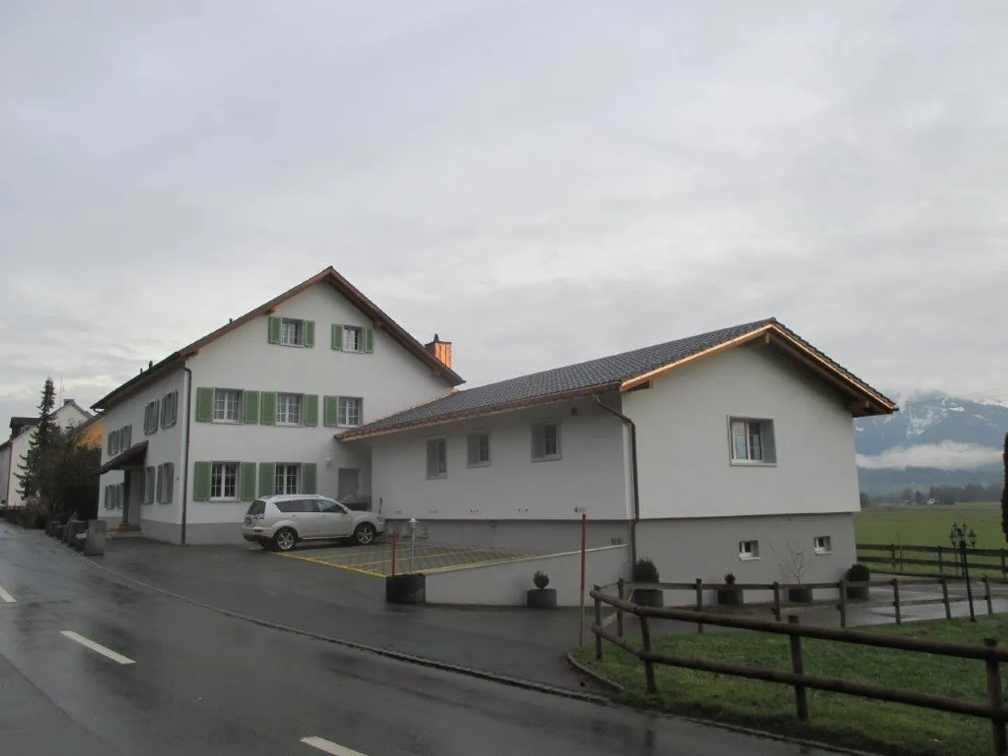 Moderne Wohnung mit offener Küche - Foto 1 von 6