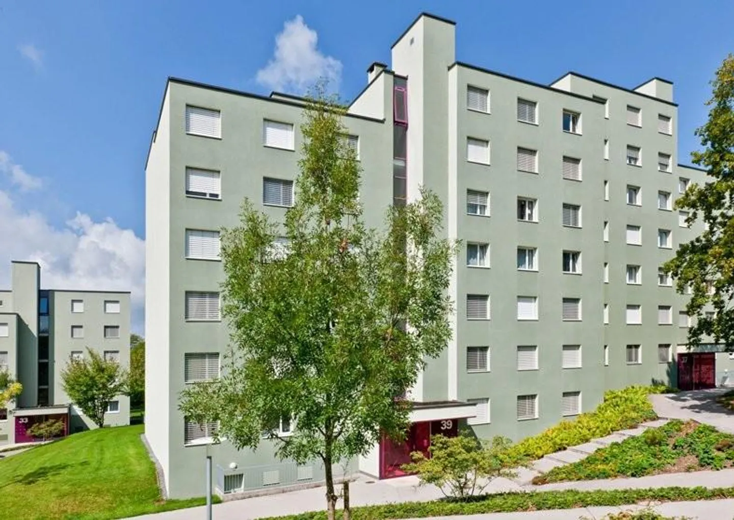 Places de stationnement extérieures près de Dorngasse 41 à Widen - Photo 1 sur 2