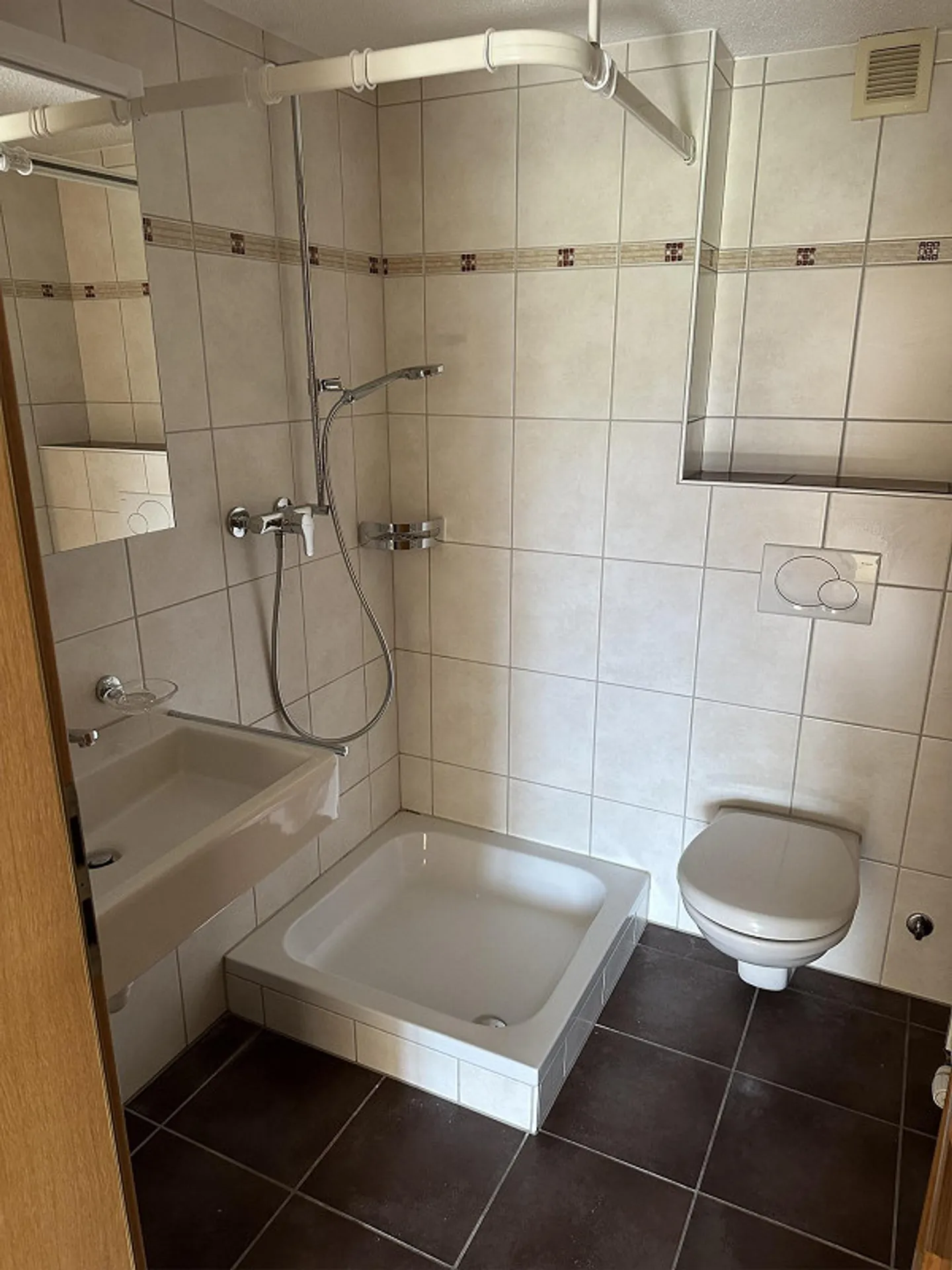 Moderne Wohnung mit offener Küche - Foto 6 von 6