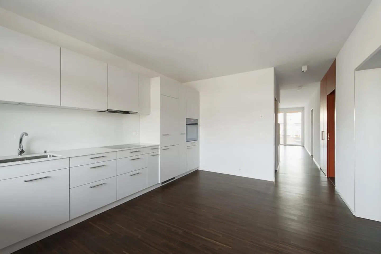 Modern 2.5 room apartment in a central location - Photo 2 of 4