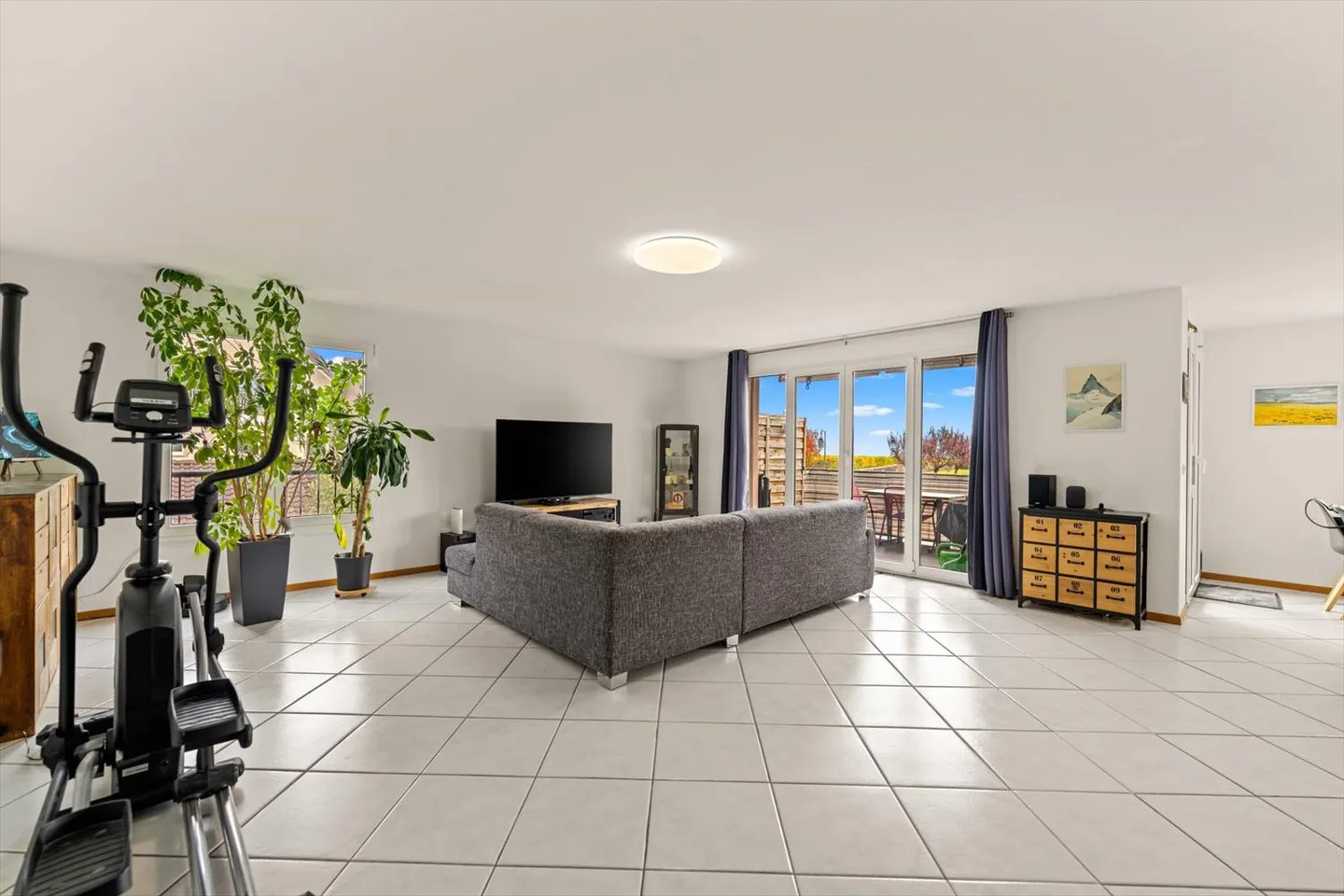 Ampio appartamento di 4,5 stanze con vista libera - Foto 1 di 11