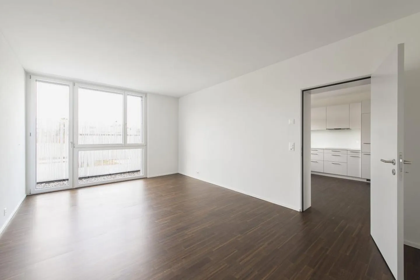 Modern 2.5 room apartment in a central location - Photo 4 of 4