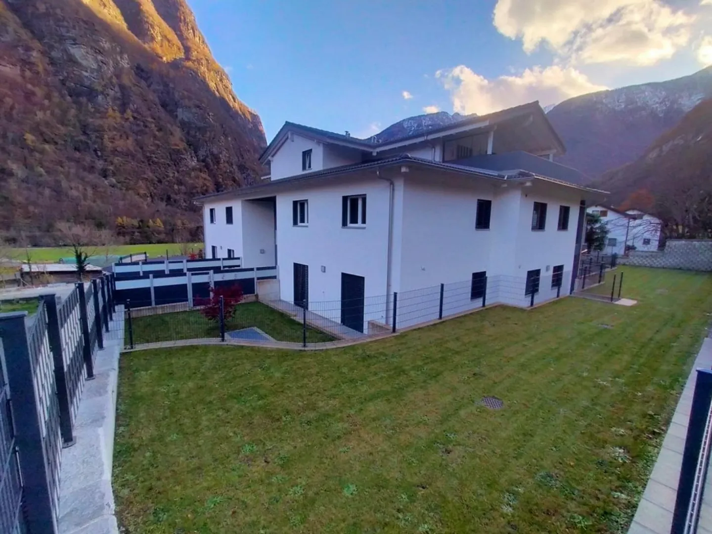 Appartamento 2 1/2 in posizione tranquilla e soleggiata con bella vista - Foto 8 di 12