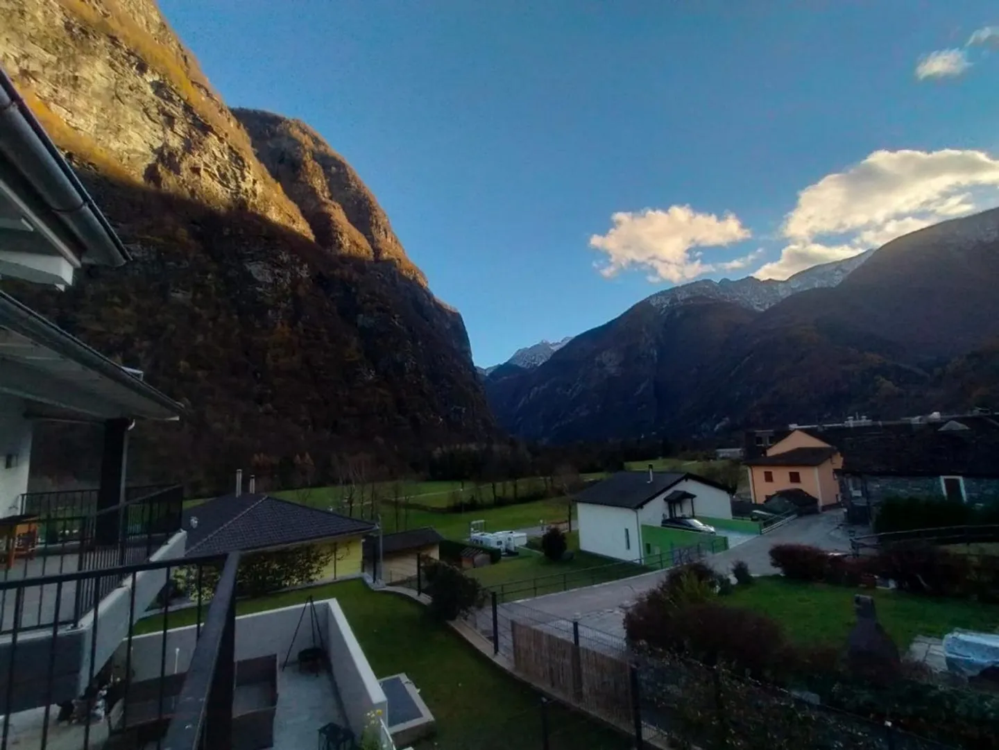 Appartamento 2 1/2 in posizione tranquilla e soleggiata con bella vista - Foto 11 di 12