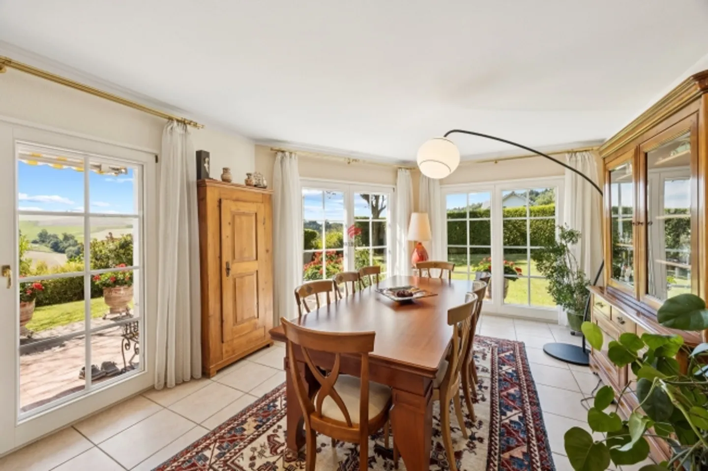 Exclusive Villa - Living at the Highest Level - Photo 4 of 18