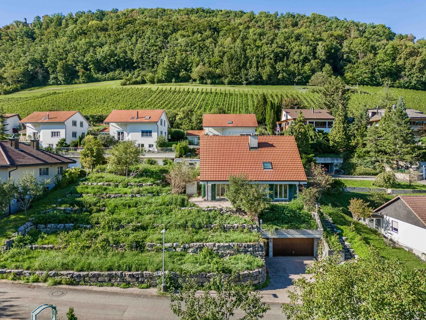 Ruhig gelegenes Einfamilienhaus mit Entwicklungspotenzial - Foto 1 von 12