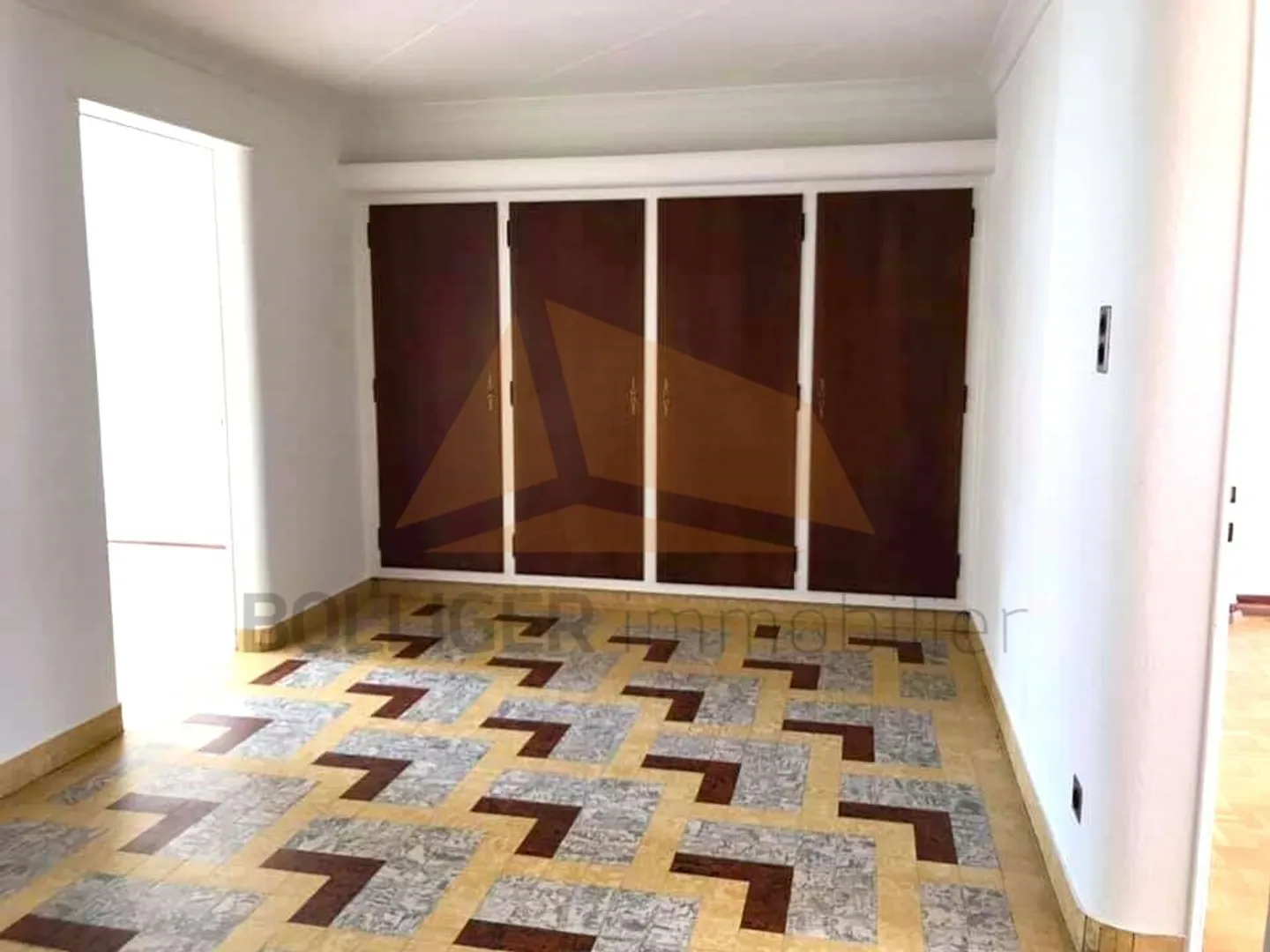 Mixed-use building for sale - Photo 14 of 15