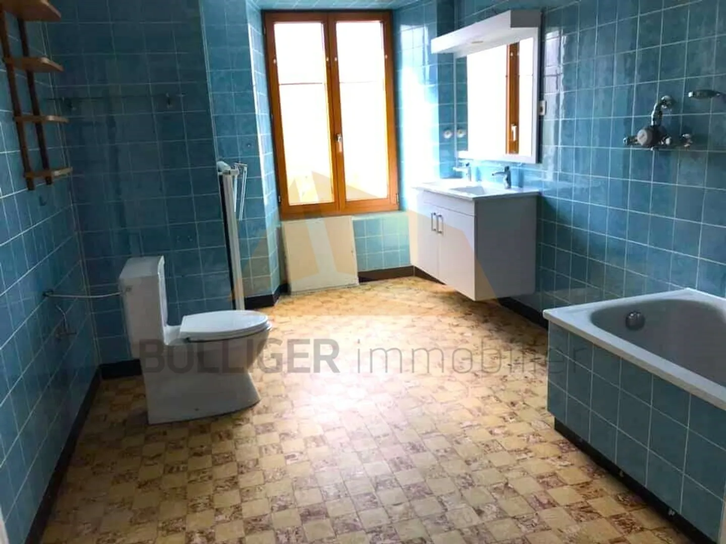 Mixed-use building for sale - Photo 15 of 15