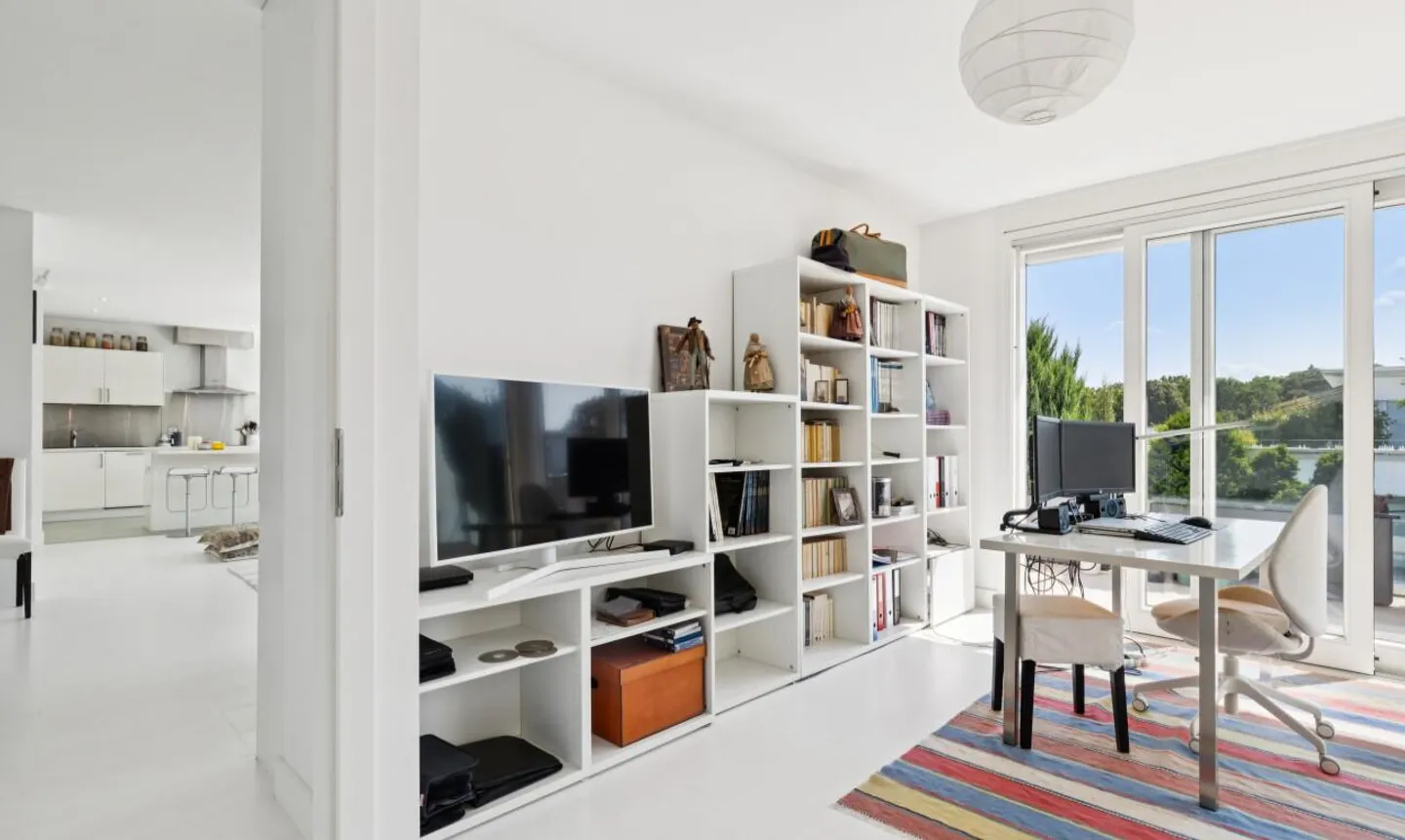 Superb 5-room penthouse, lake and mountain view - Photo 8 of 13